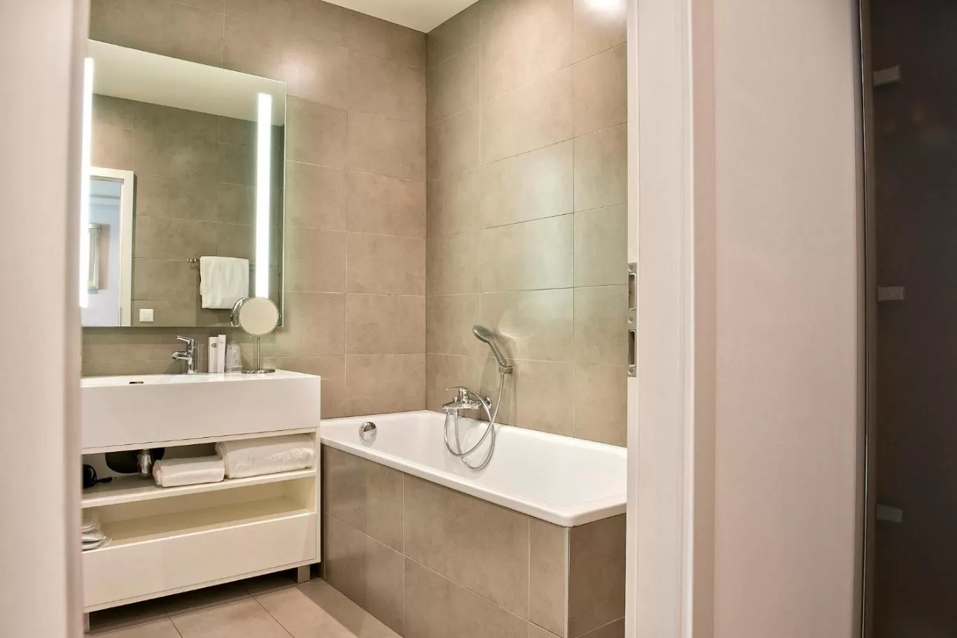 Bathroom in Chez Maman Hotel & Restaurant