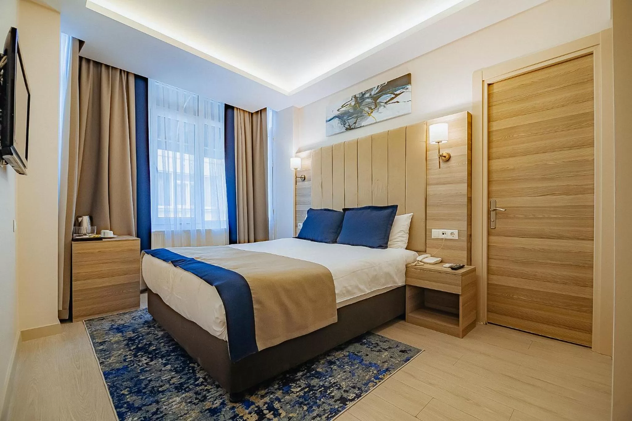 Photo of the whole room, Bed in The Milltown Hotel