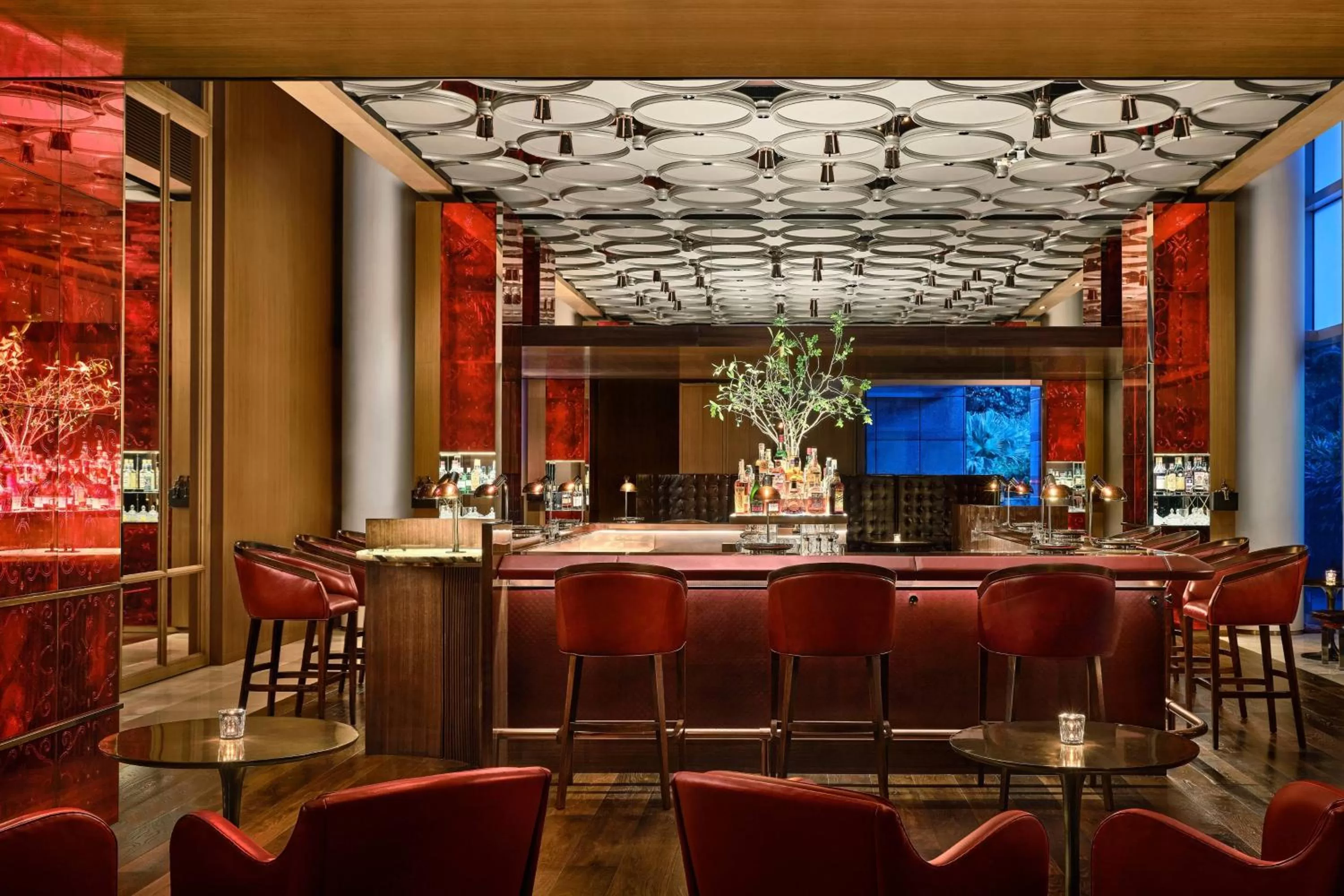 Lounge or bar in The Ritz-Carlton, Millenia Singapore