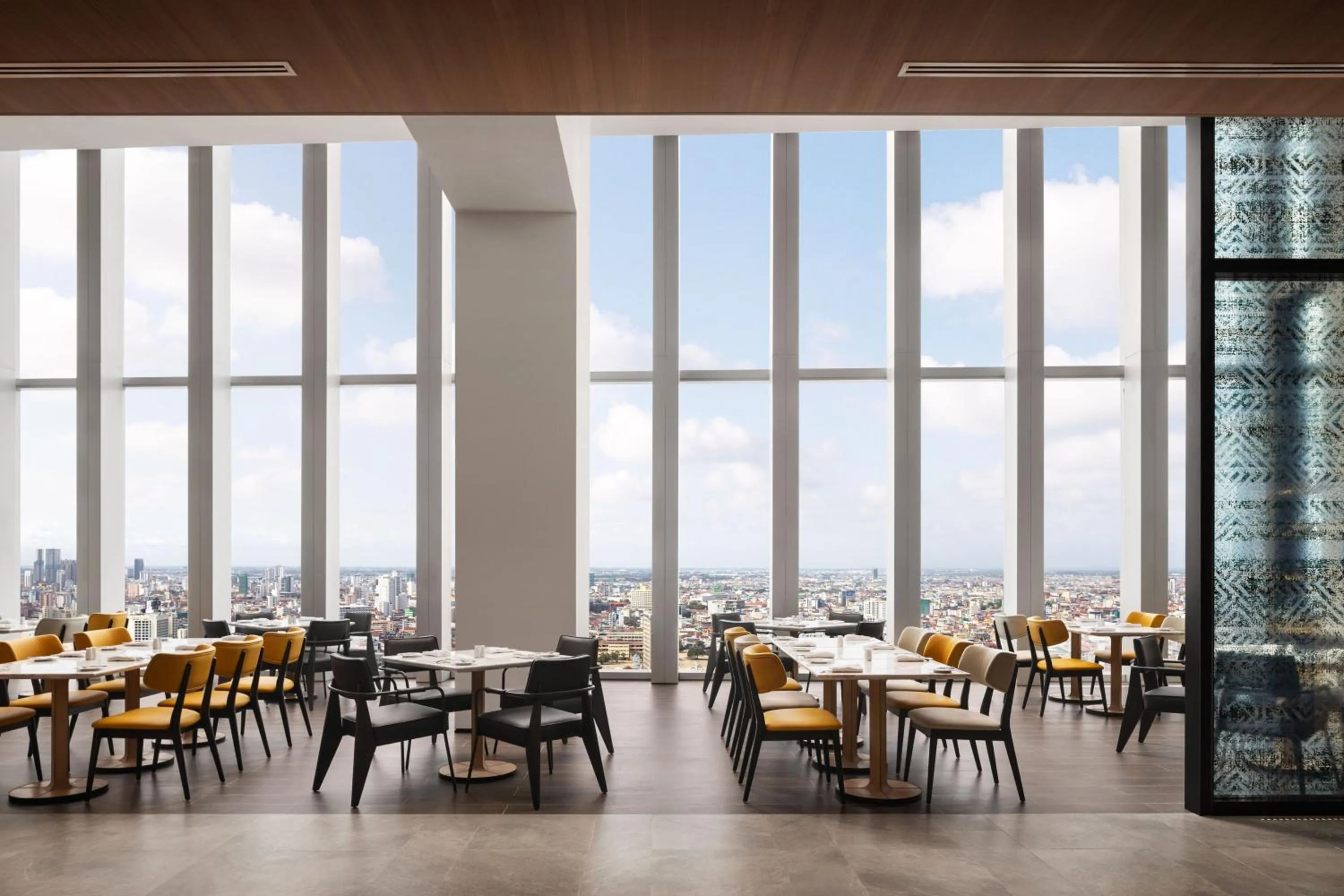 Restaurant/places to eat in Fairfield by Marriott Phnom Penh