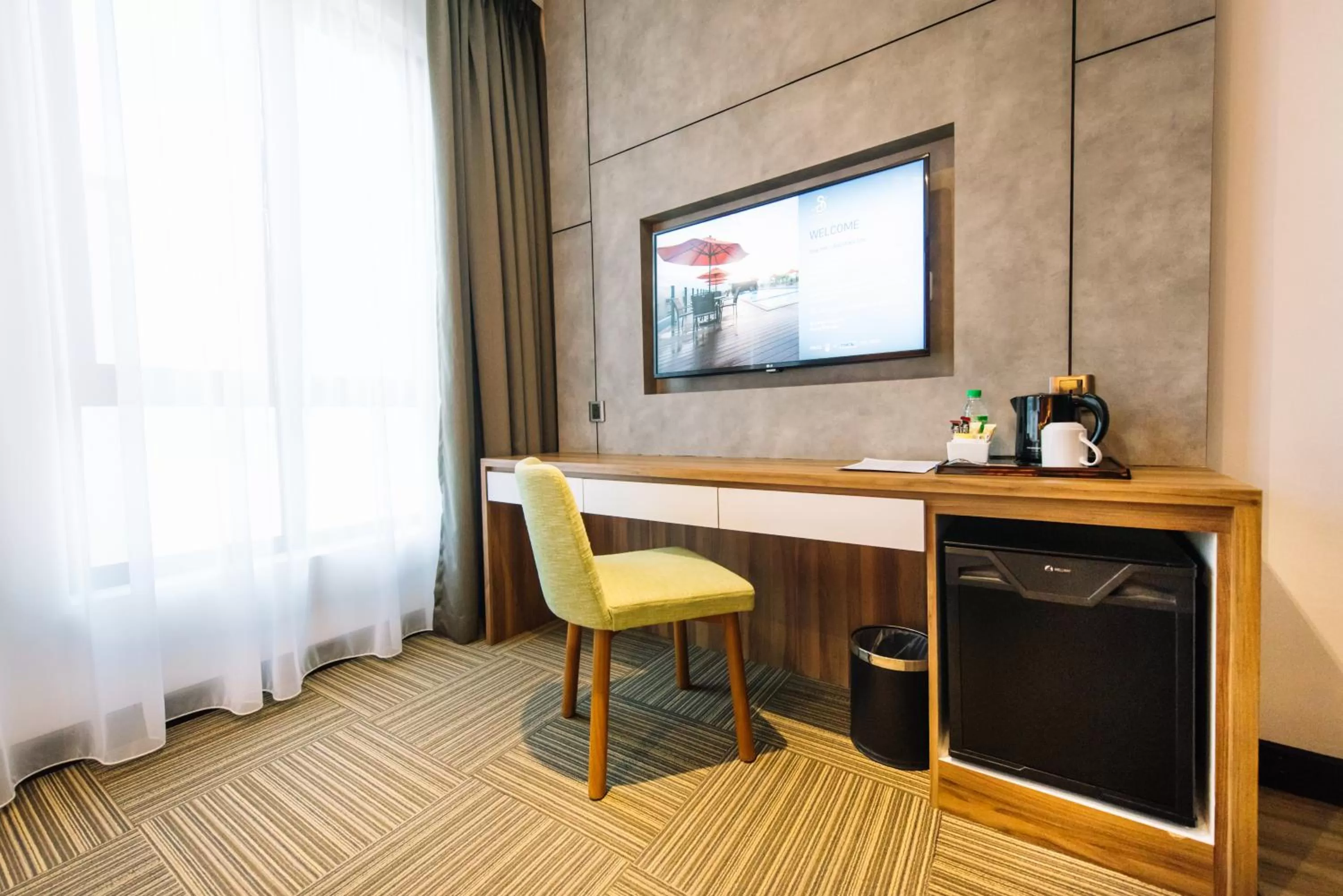 Communal lounge/ TV room in The Smith House