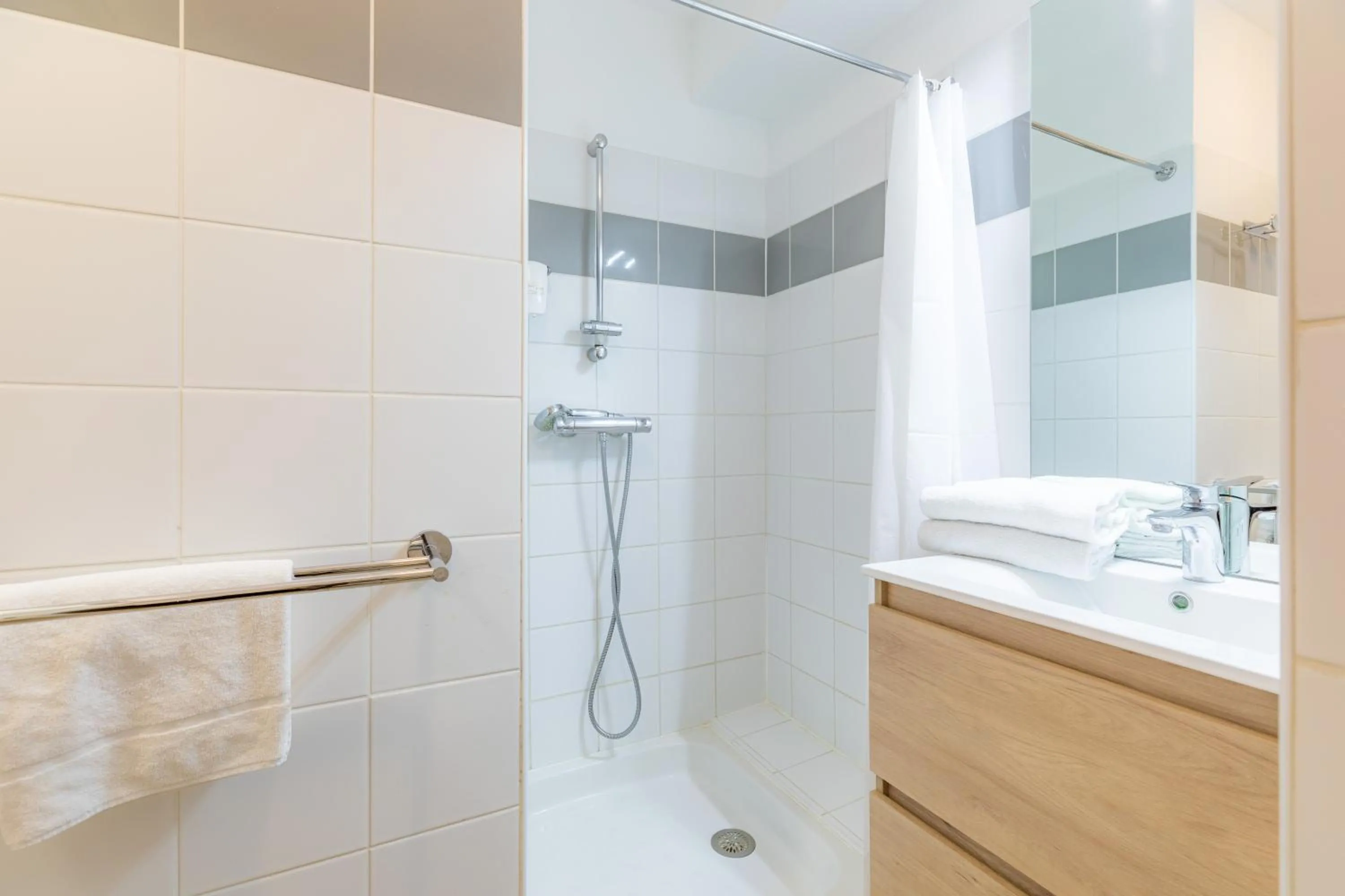 Shower in Appart'City Classic Bourg-en-Bresse