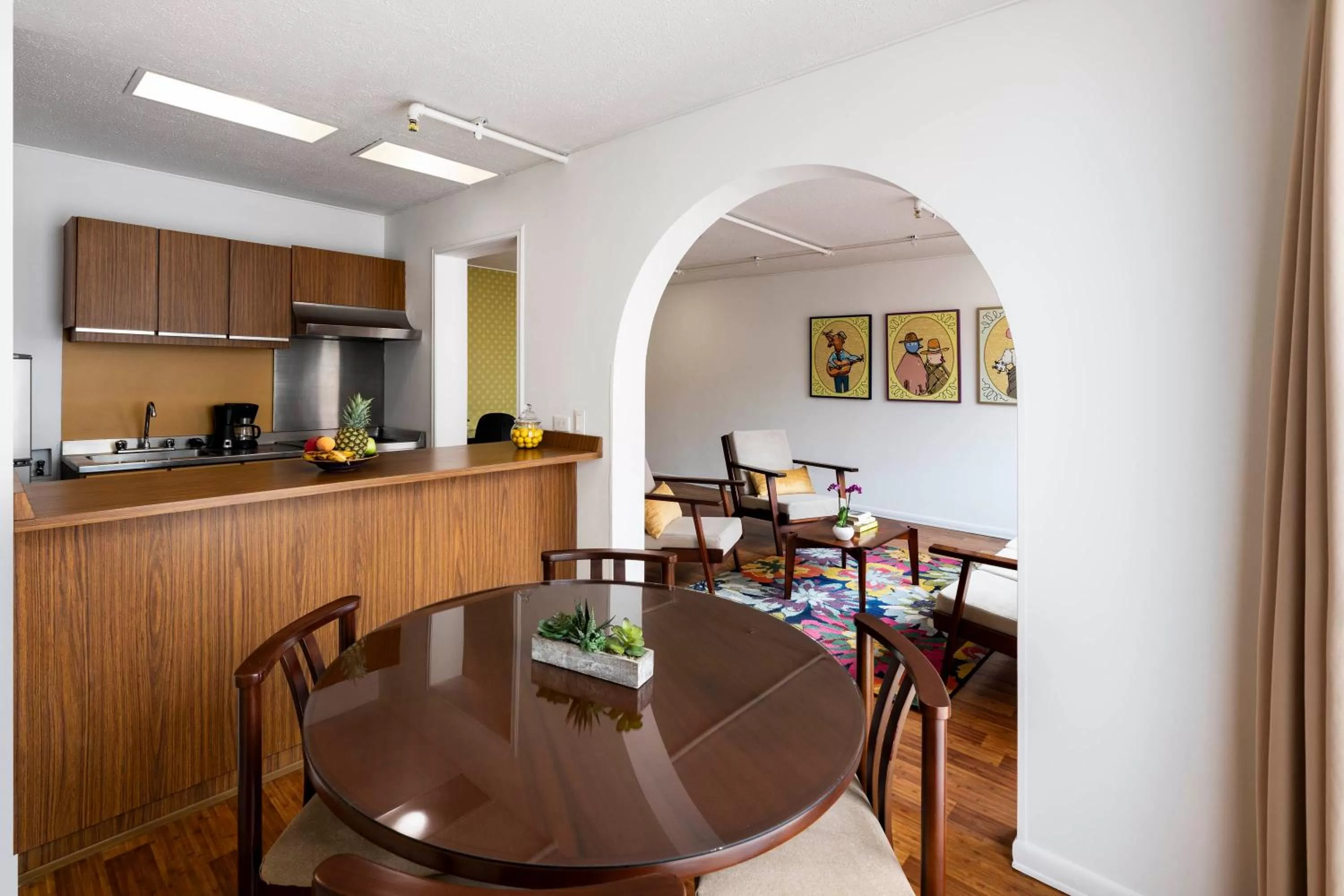 Coffee/tea facilities in Suites by Vilar América