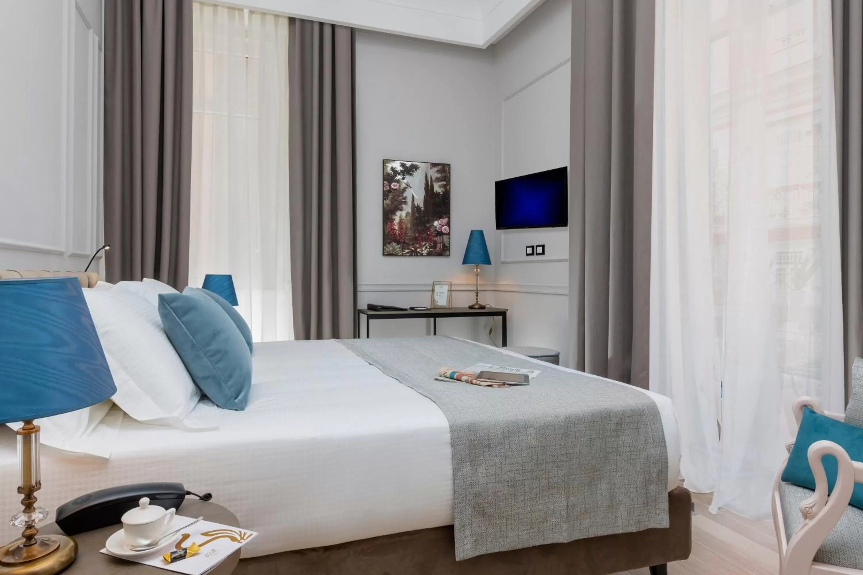 Bed in Hotel La Ville Rome