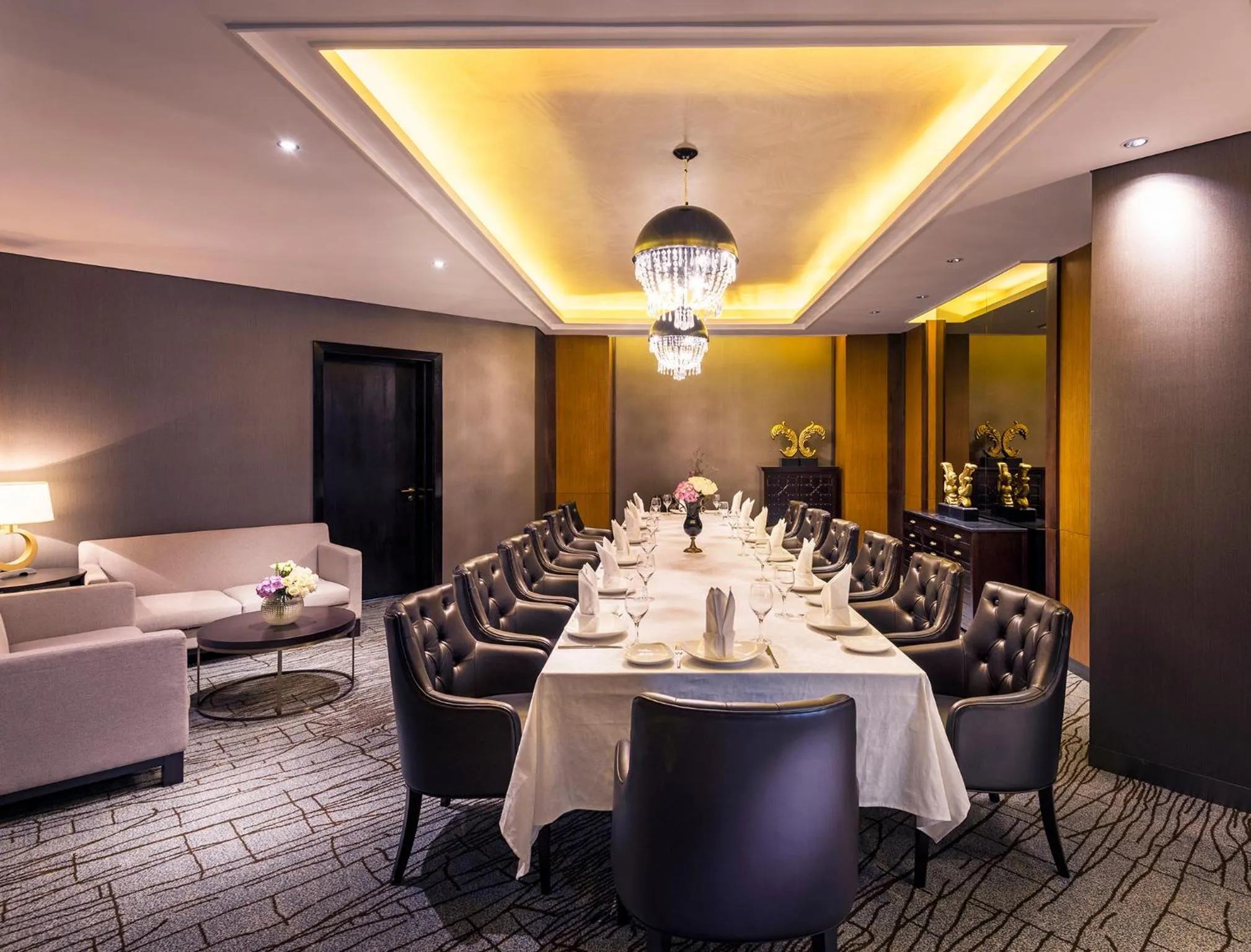 Meeting/conference room in Ezdan Palace Hotel