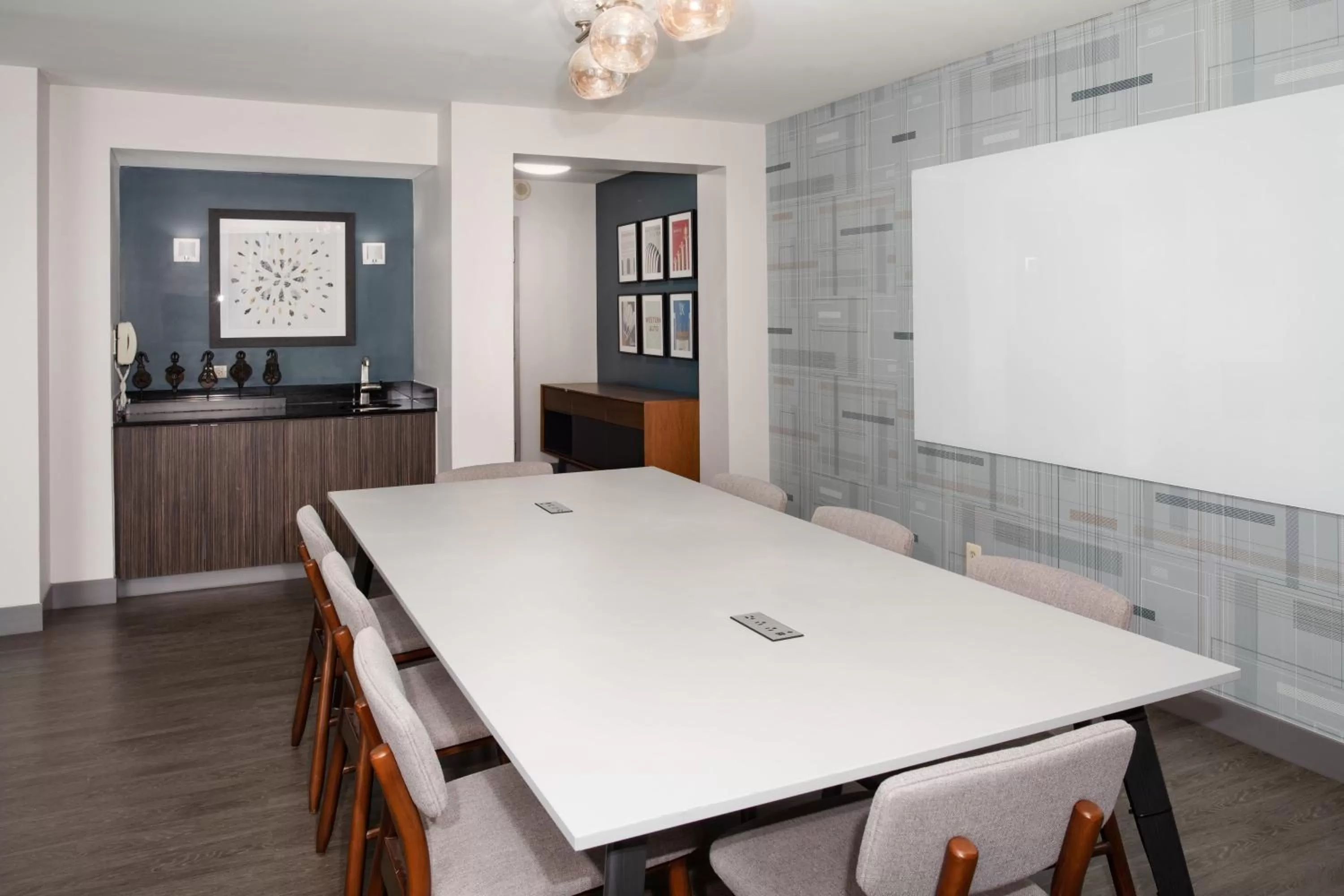 Lobby or reception in Crowne Plaza Kansas City Downtown by IHG