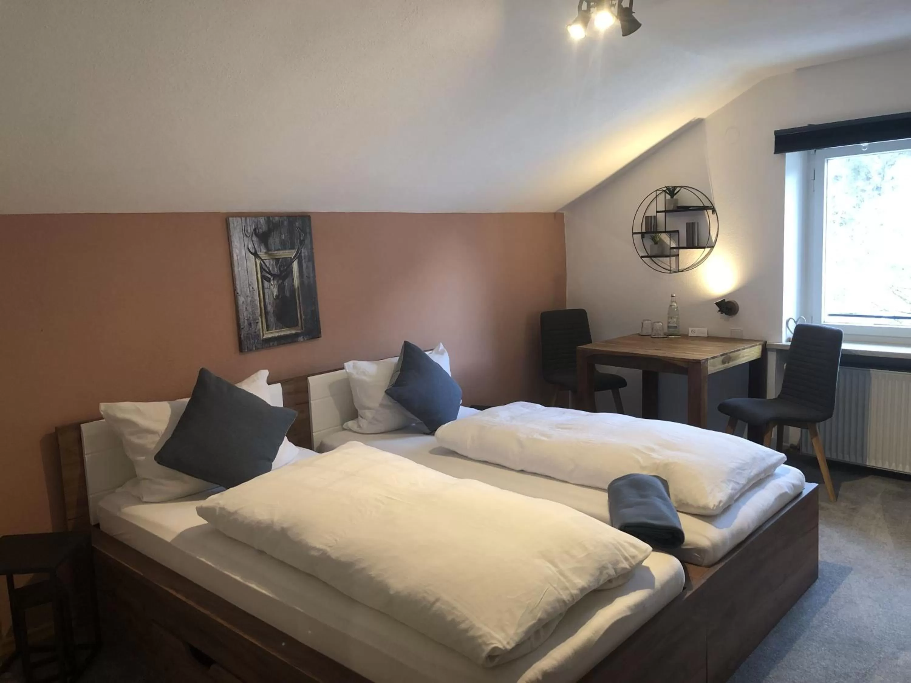 Bed in Pension und Ferienwohnung Frech