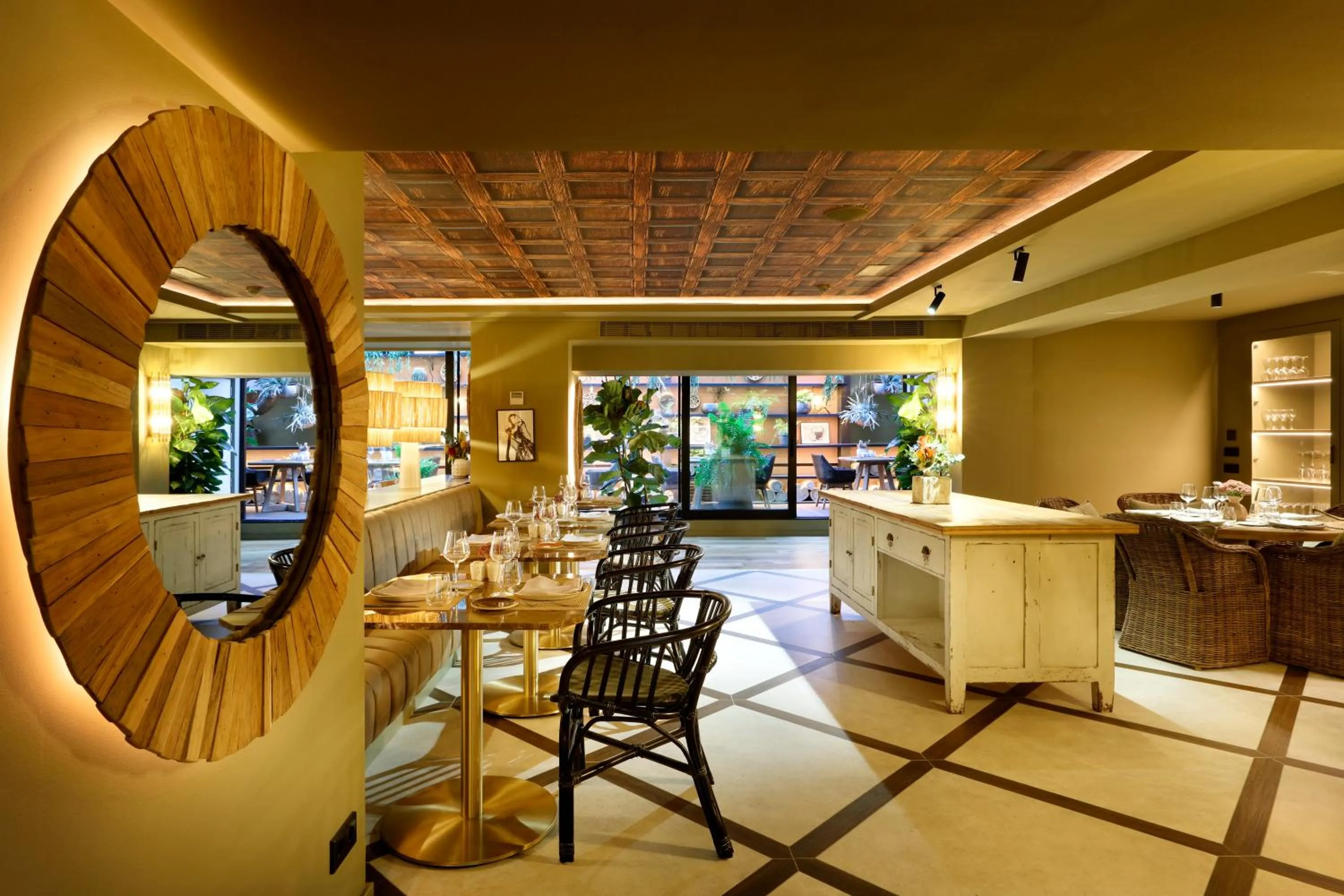 Restaurant/places to eat in Barceló Oviedo Cervantes