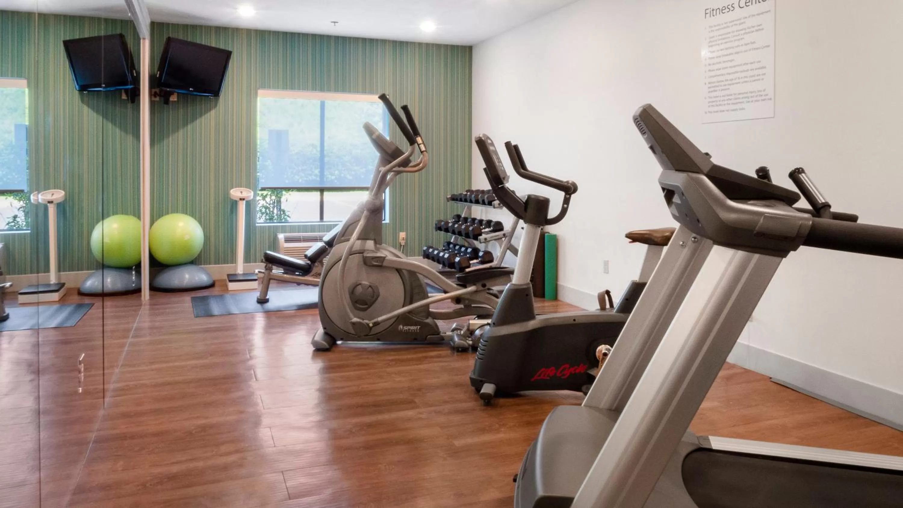 Fitness centre/facilities in Holiday Inn Express Hotel & Suites Newton Sparta by IHG