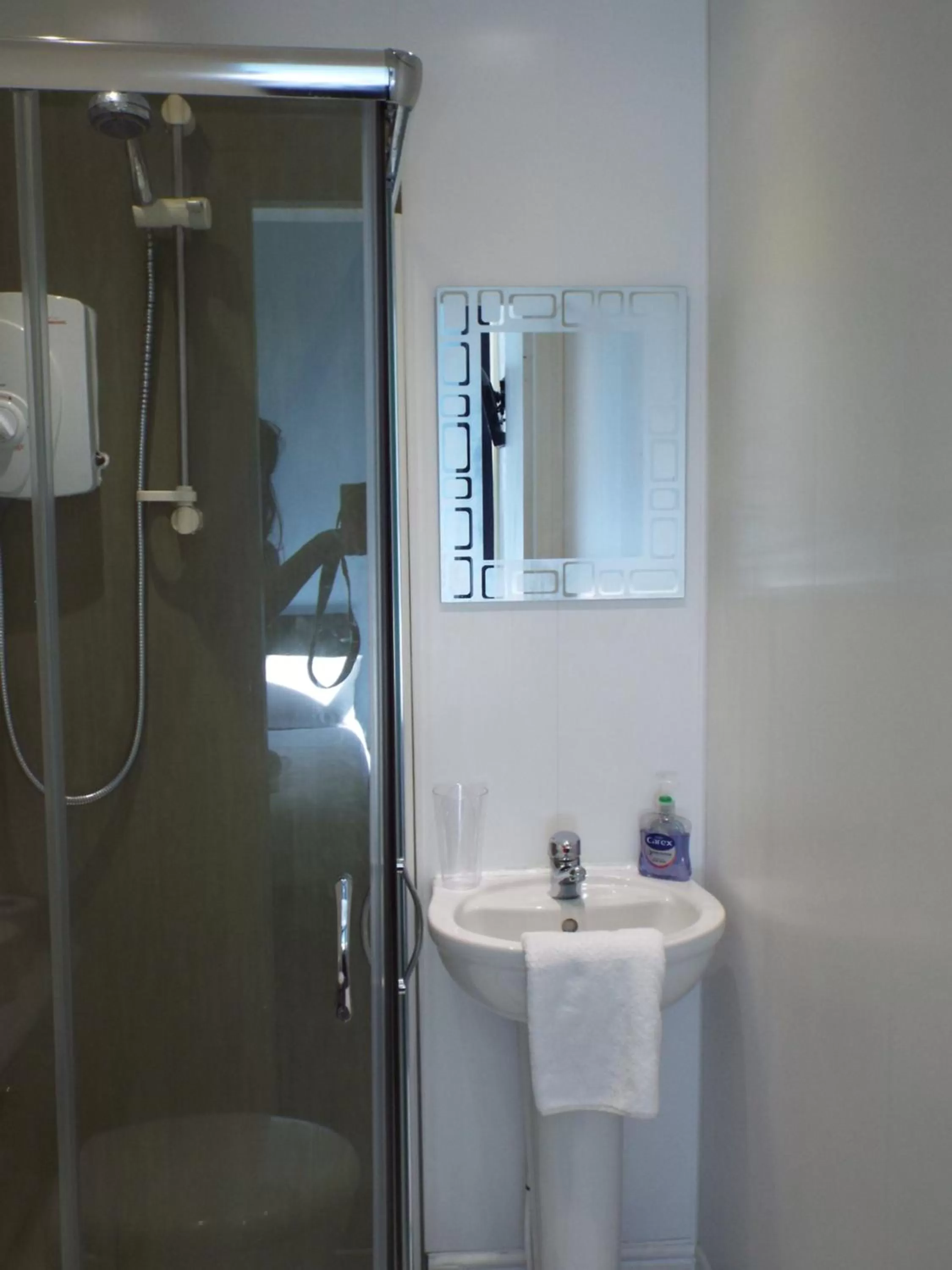 Bathroom in Alfies Hotel