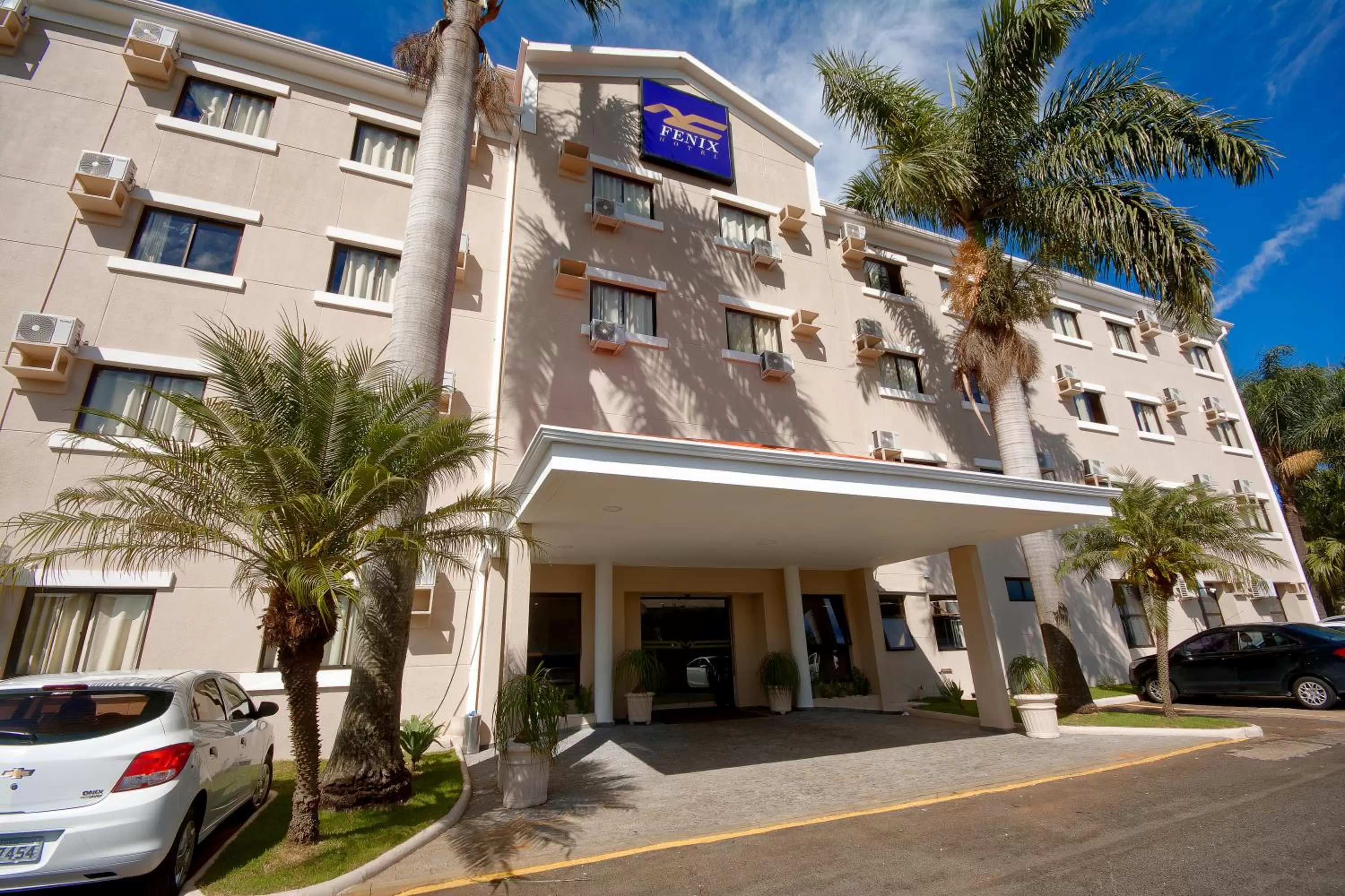 Property building in Fênix Hotel Limeira