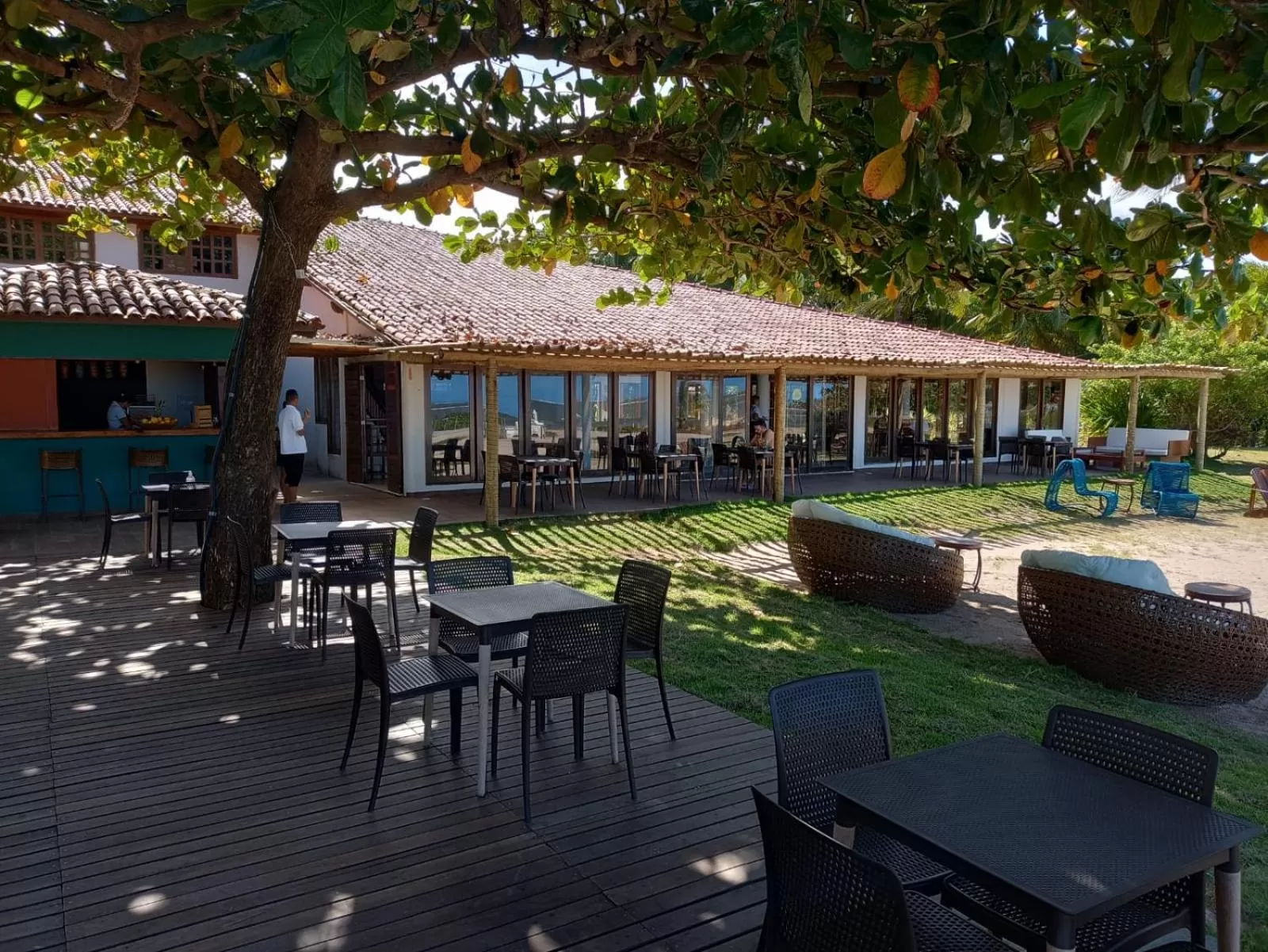 Restaurant/places to eat in Angá Beach Hotel