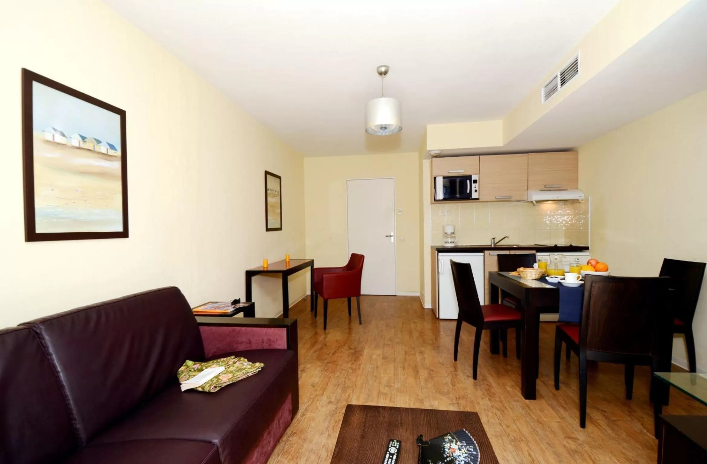 Living room in Appart Hotel Odalys City Antibes Olympe