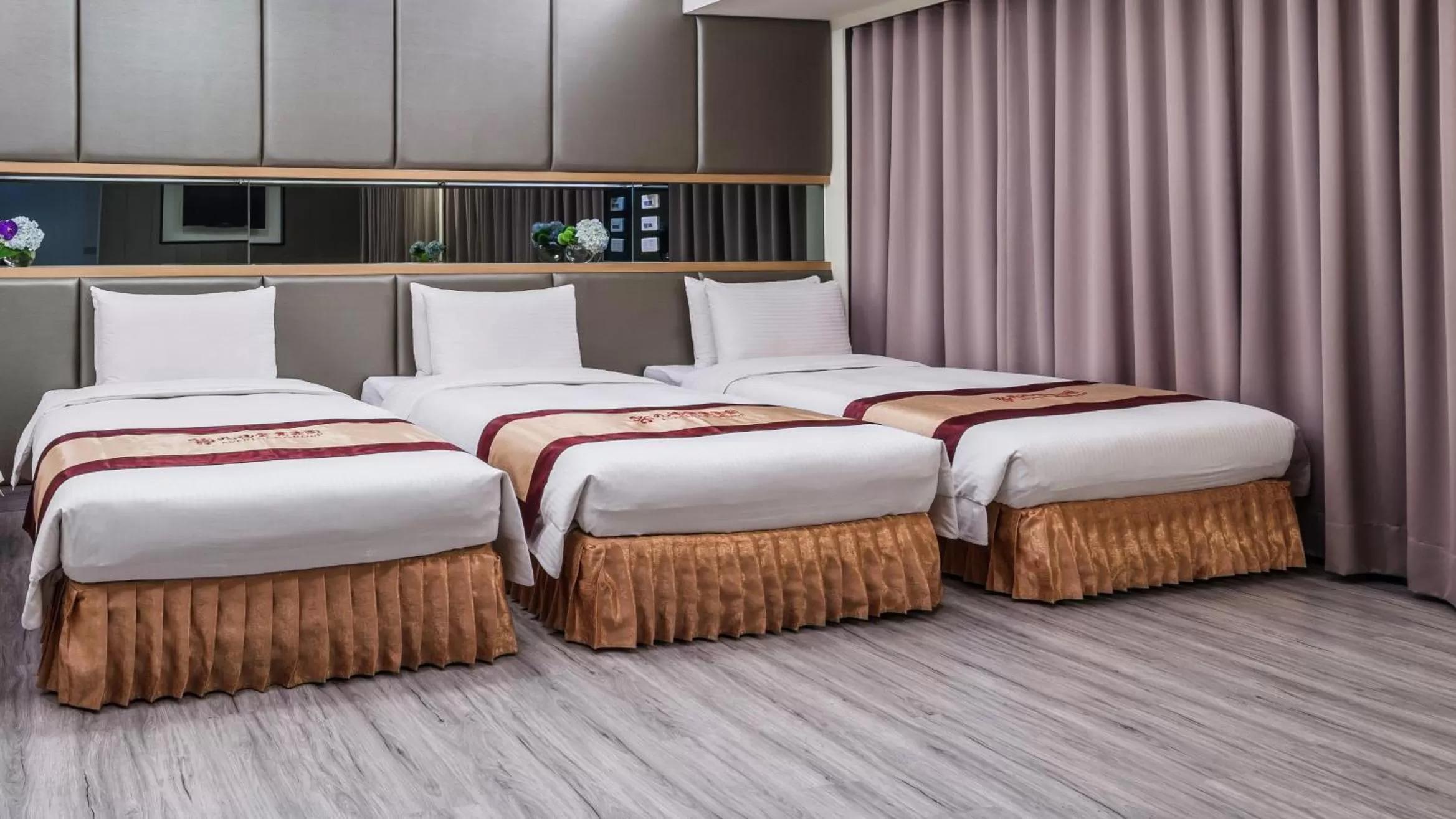 bunk bed, Bed in Harmonious Hotel