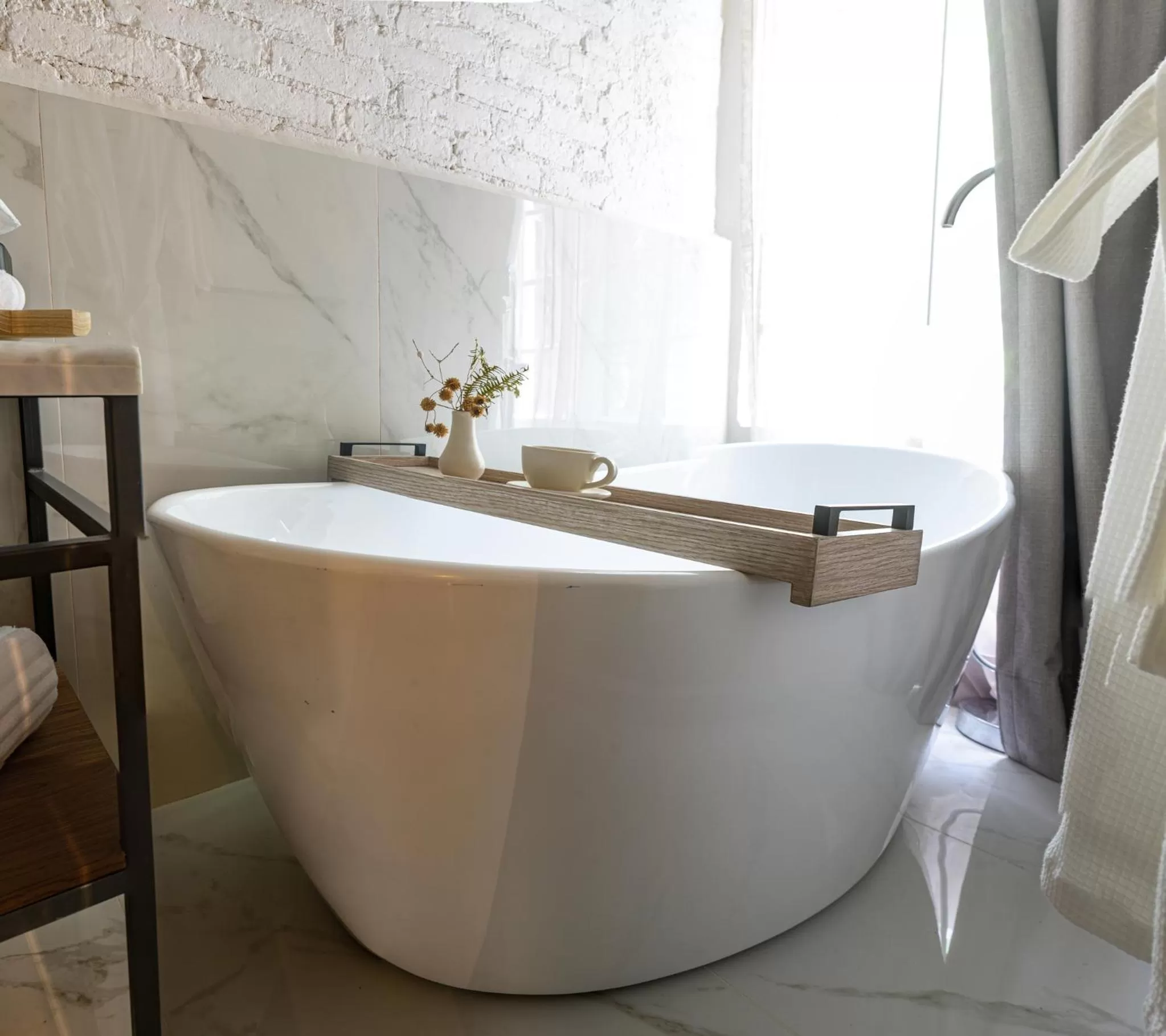 Deluxe Double Room with Bath in Agata Hotel Boutique & Spa