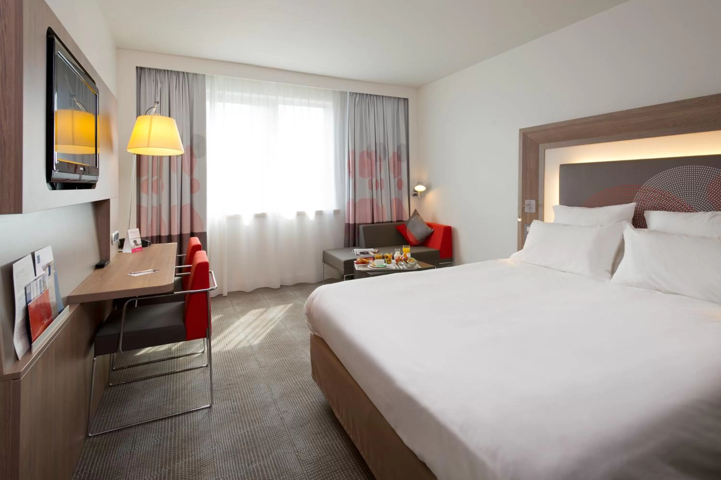 Bed in Novotel Brussels Airport