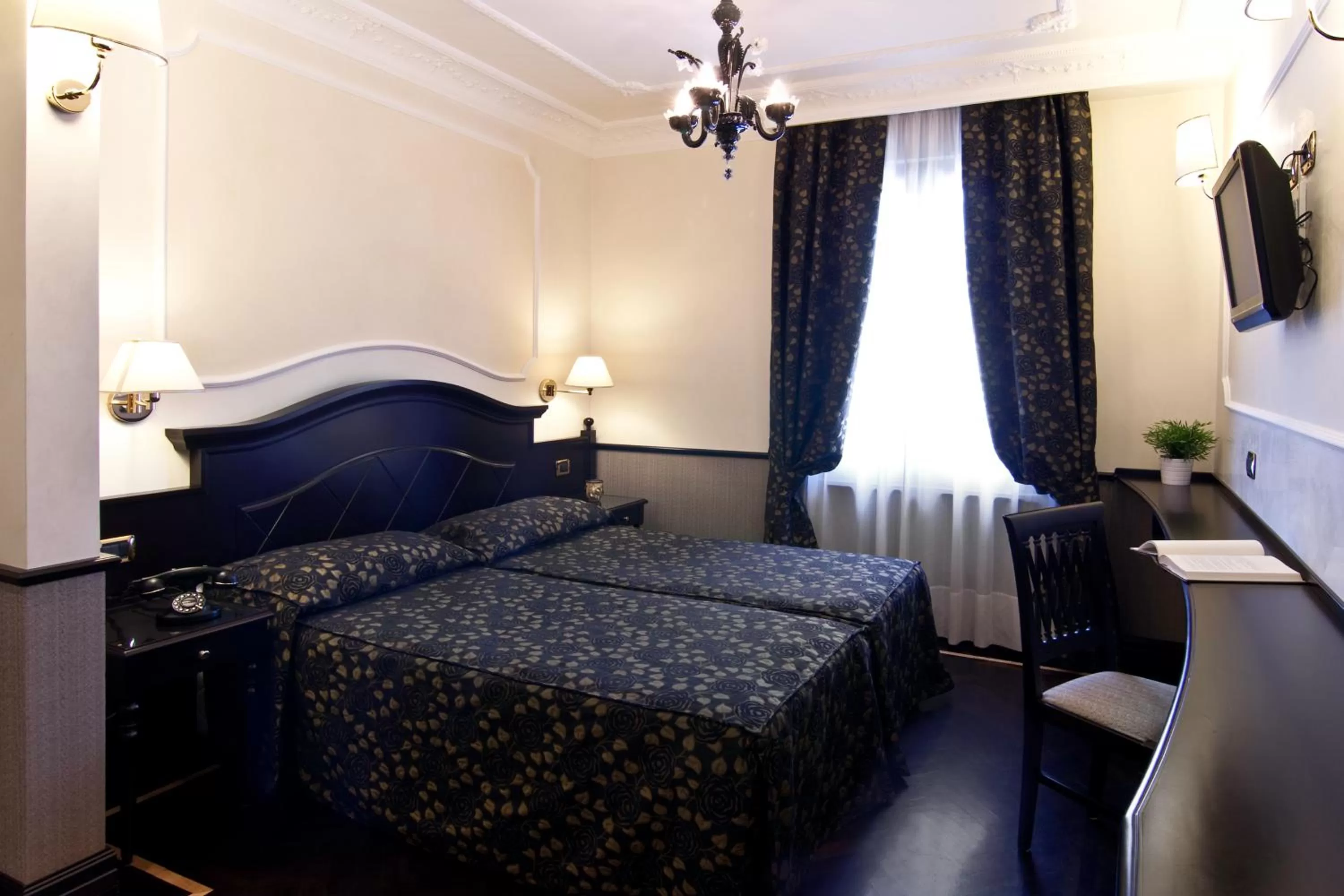 Bedroom, Bed in Hotel Best Roma