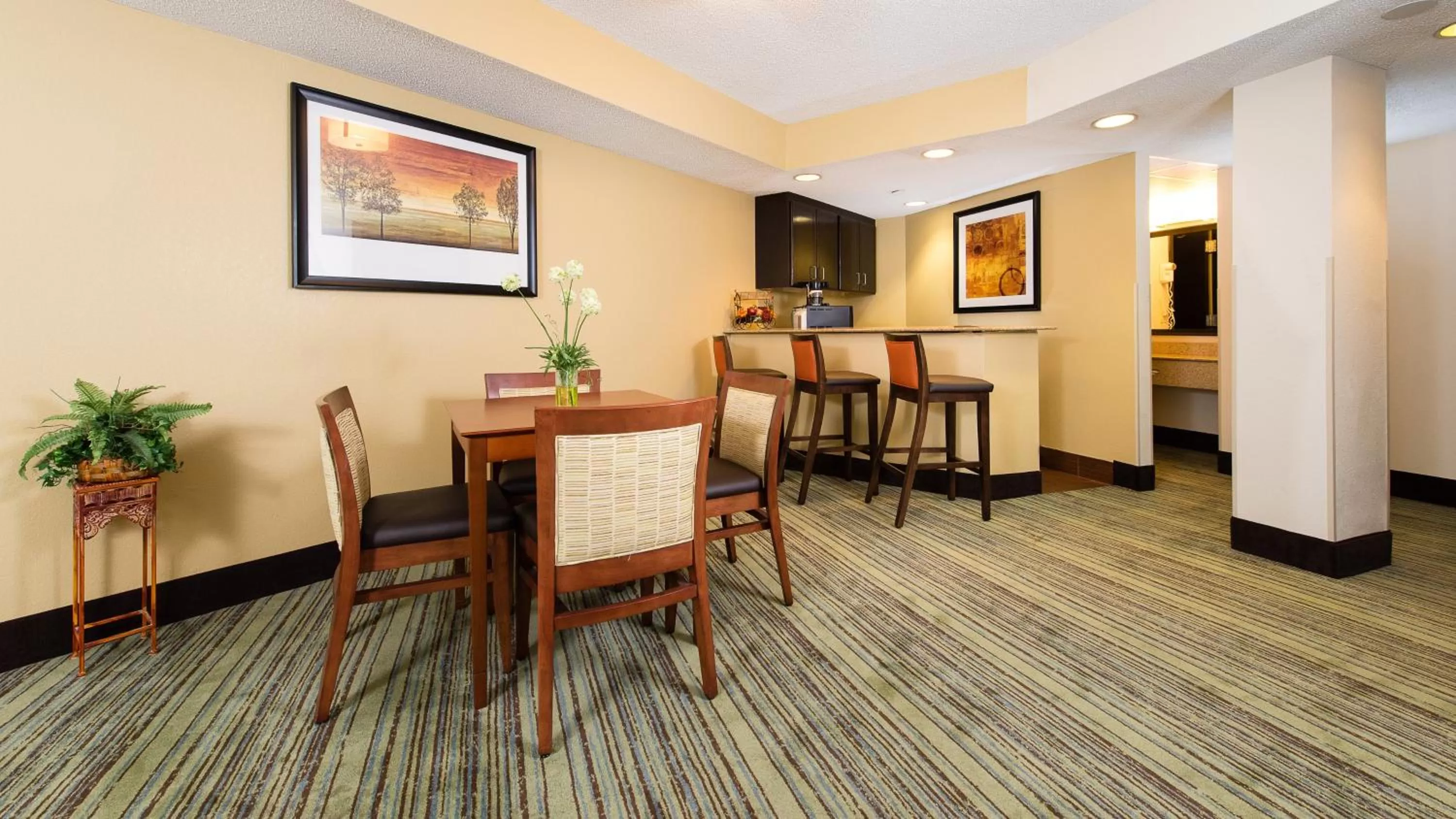 Executive King Suite - Non-Smoking in Doubletree By Hilton Wilmington, Nc