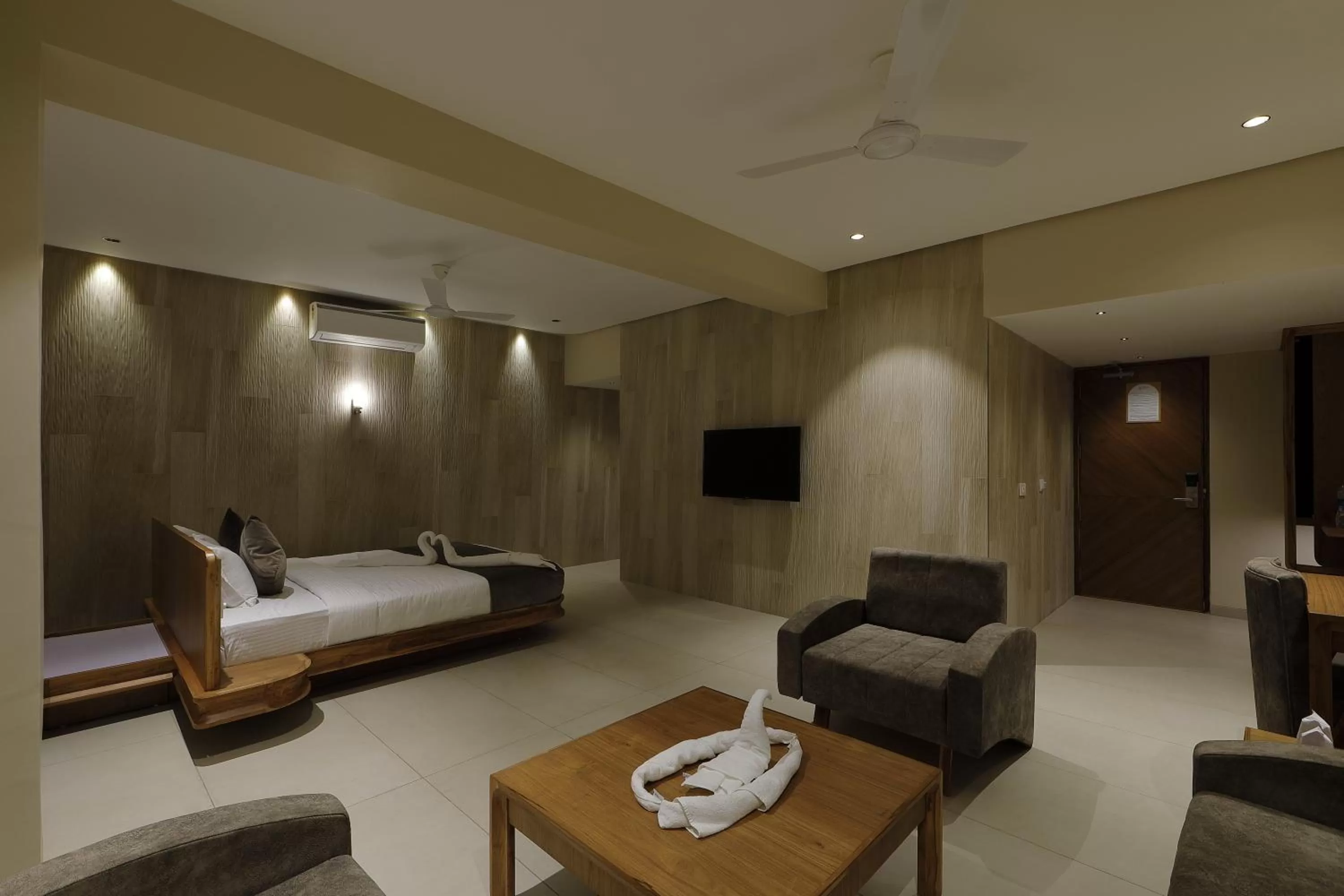 Photo of the whole room, Bed in Artilla Inn