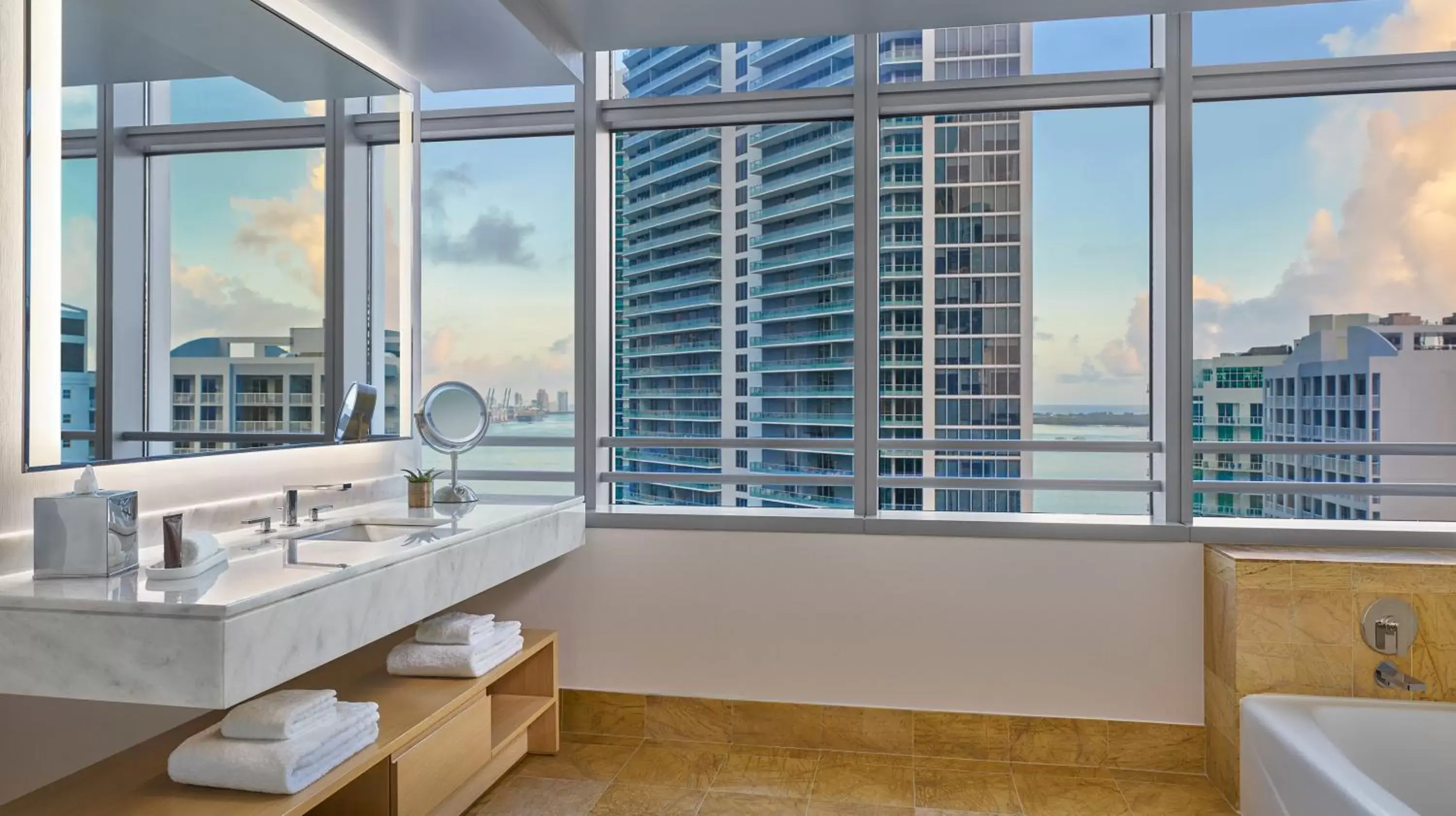 Suite in Hotel AKA Brickell Suite in Hotel AKA Brickell