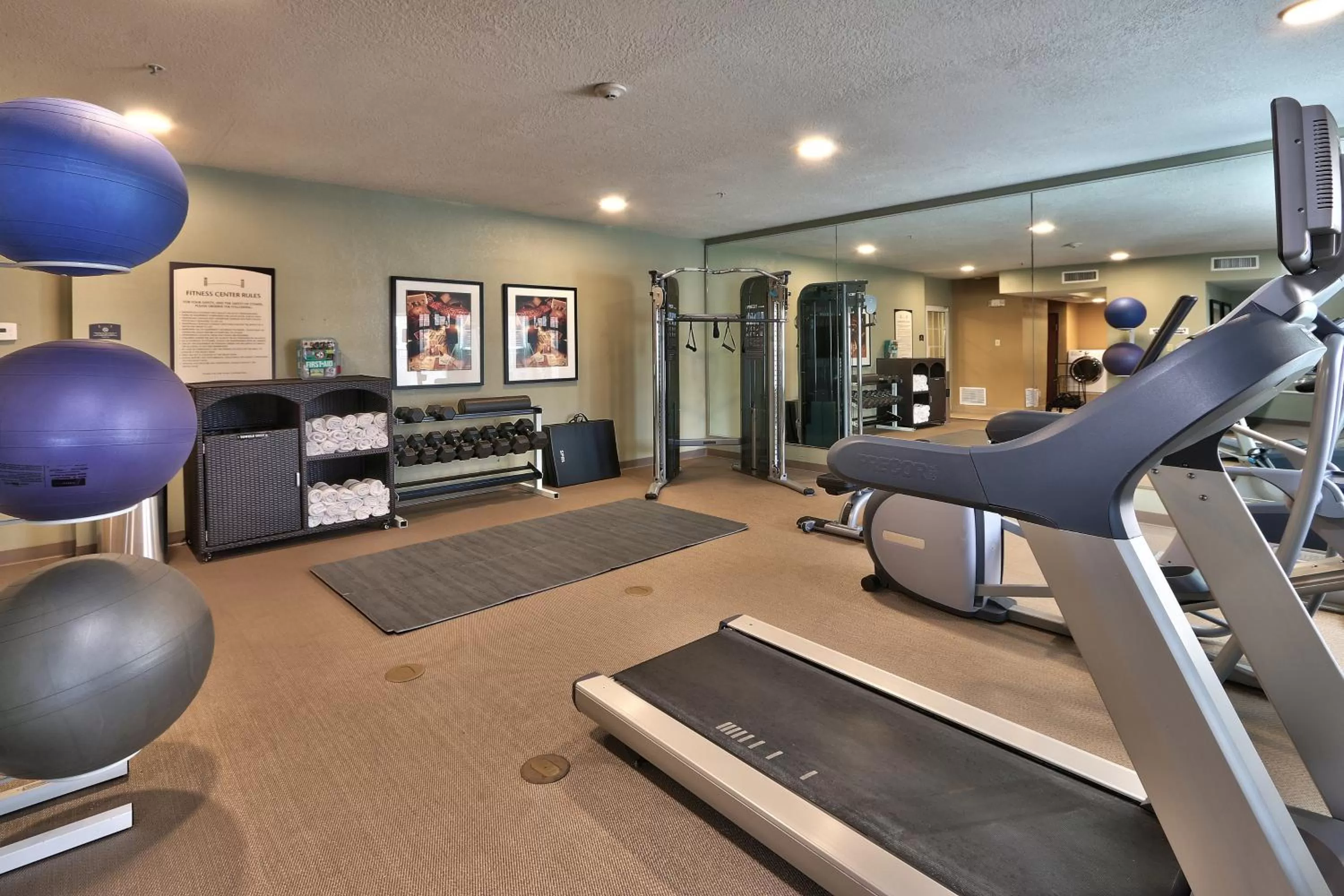 Fitness centre/facilities in Staybridge Suites Albuquerque North by IHG