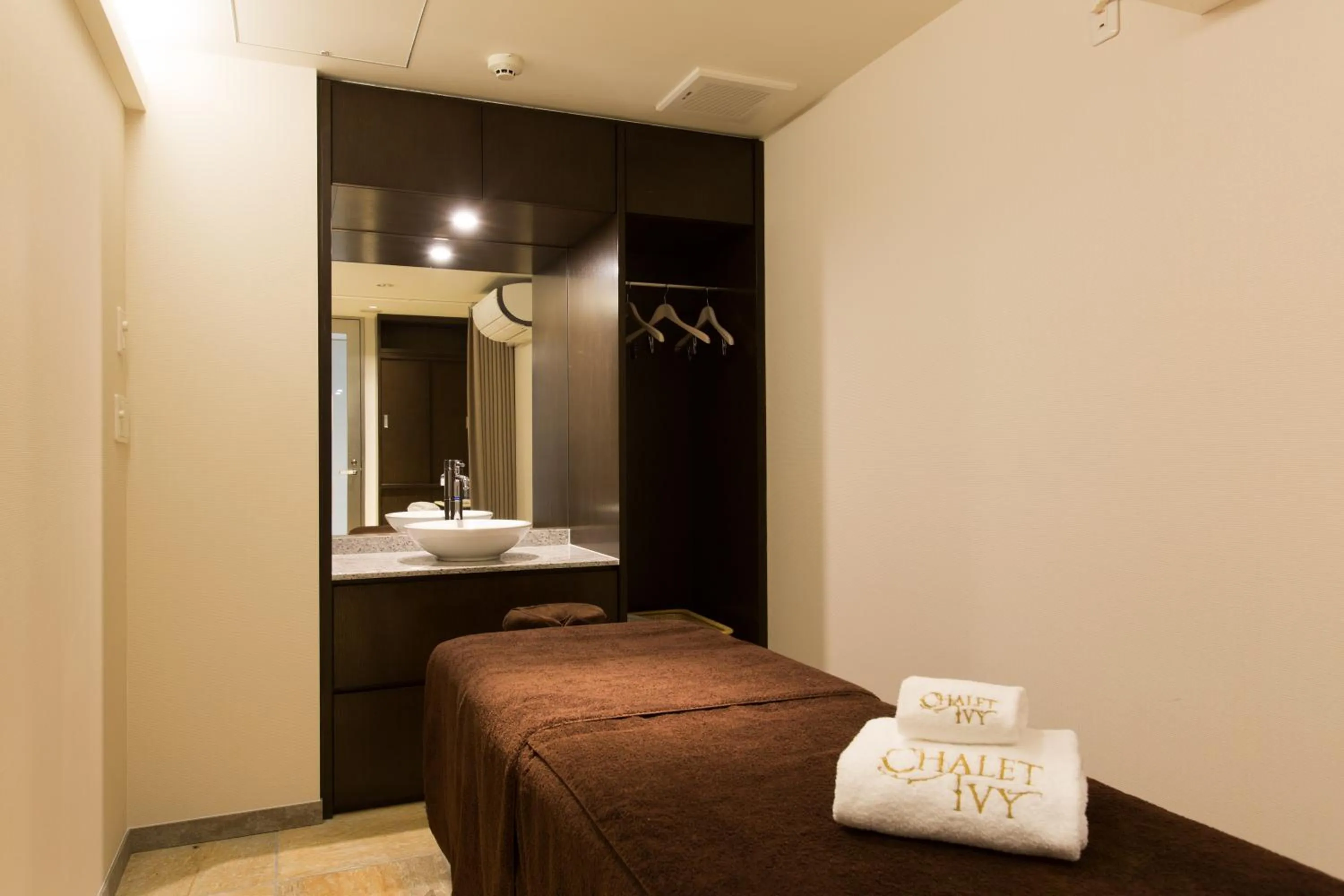 Massage, Bed in Chalet Ivy Hirafu, Niseko