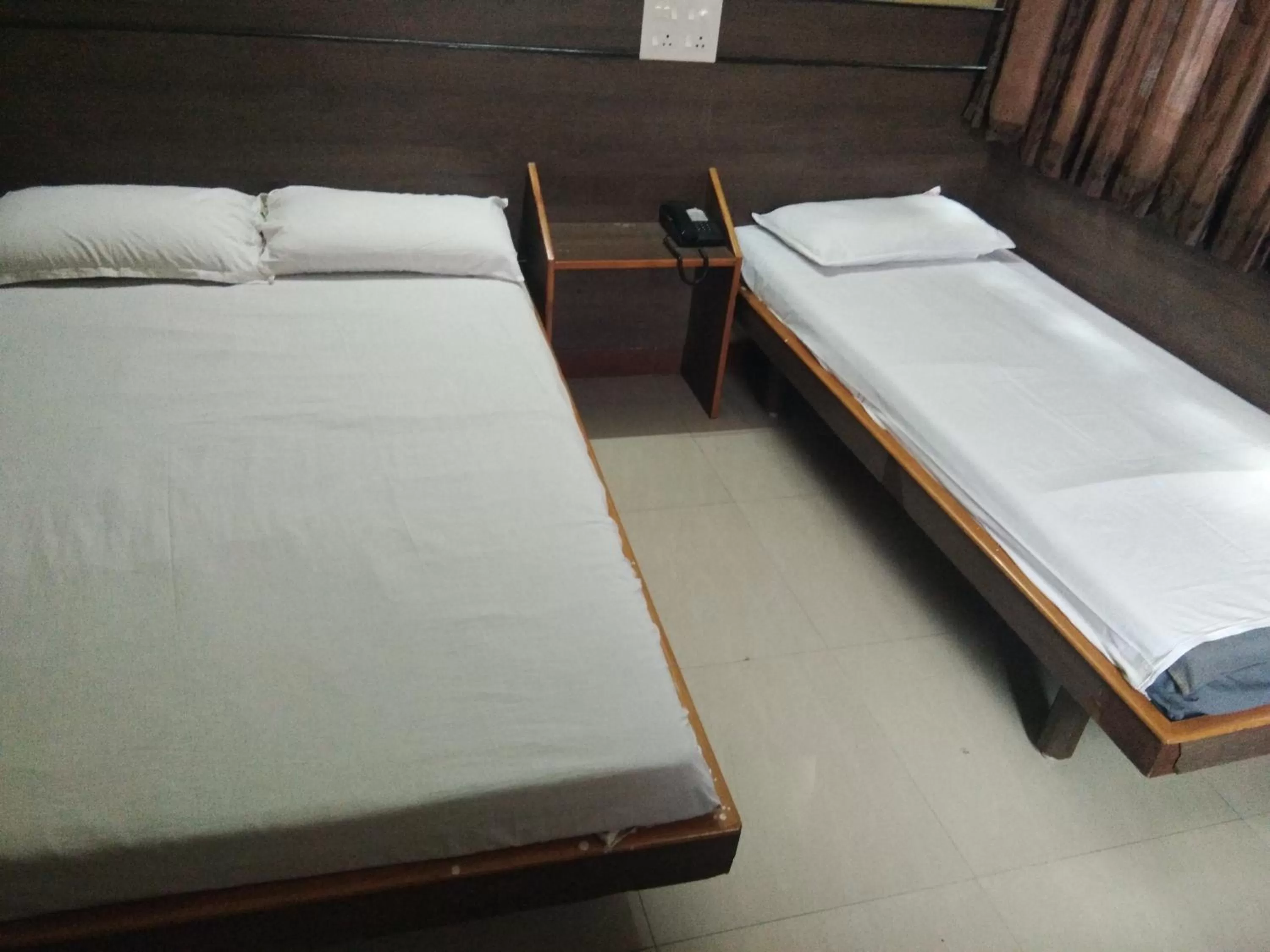 Bedroom, Bed in Sri Saraswathi Lodge