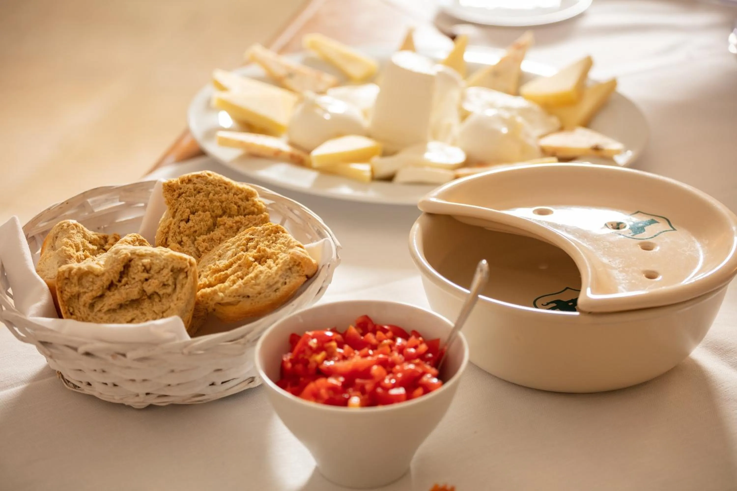 Buffet breakfast in Masseria Mongiò dell'Elefante