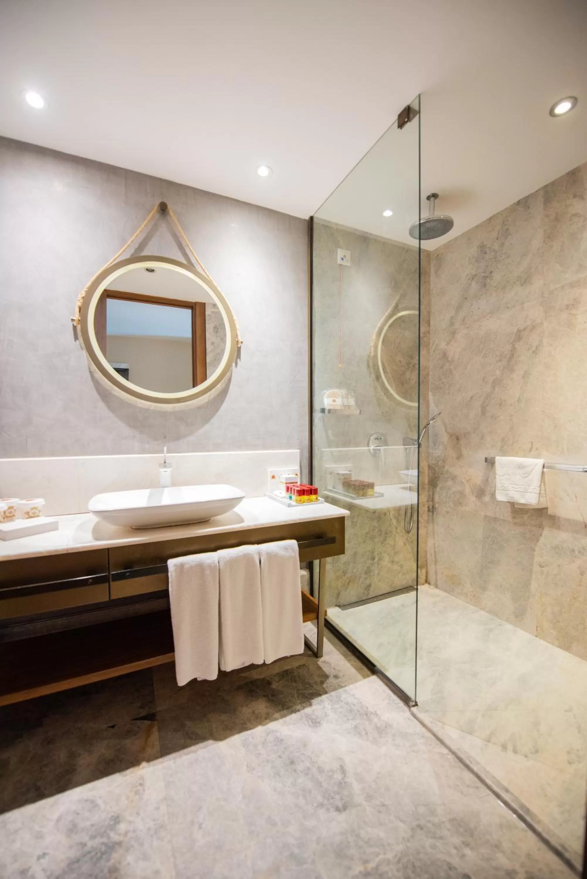 Shower in Dosso Dossi Hotels & SPA Downtown