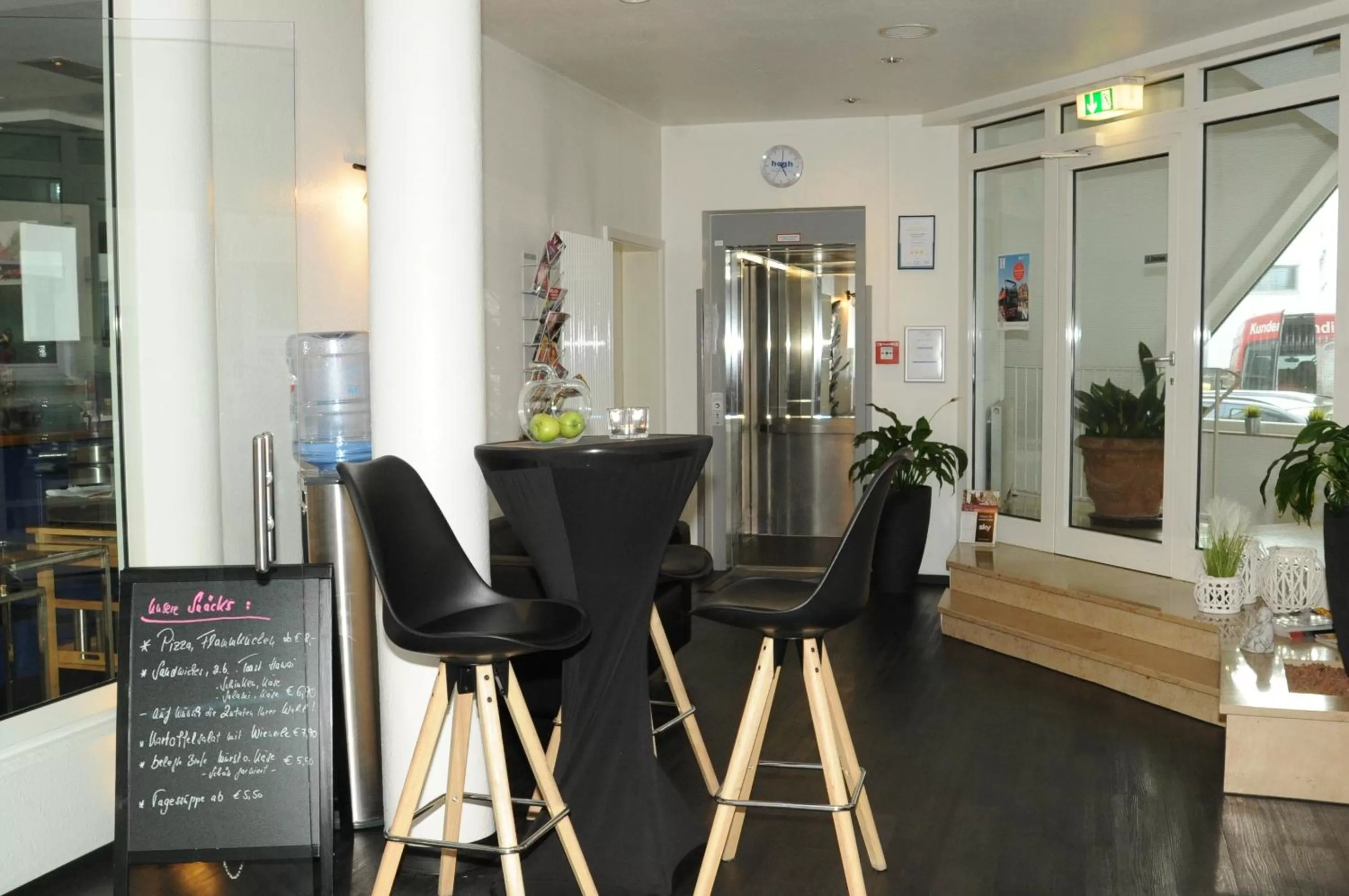 Lobby or reception in hogh Hotel Heilbronn