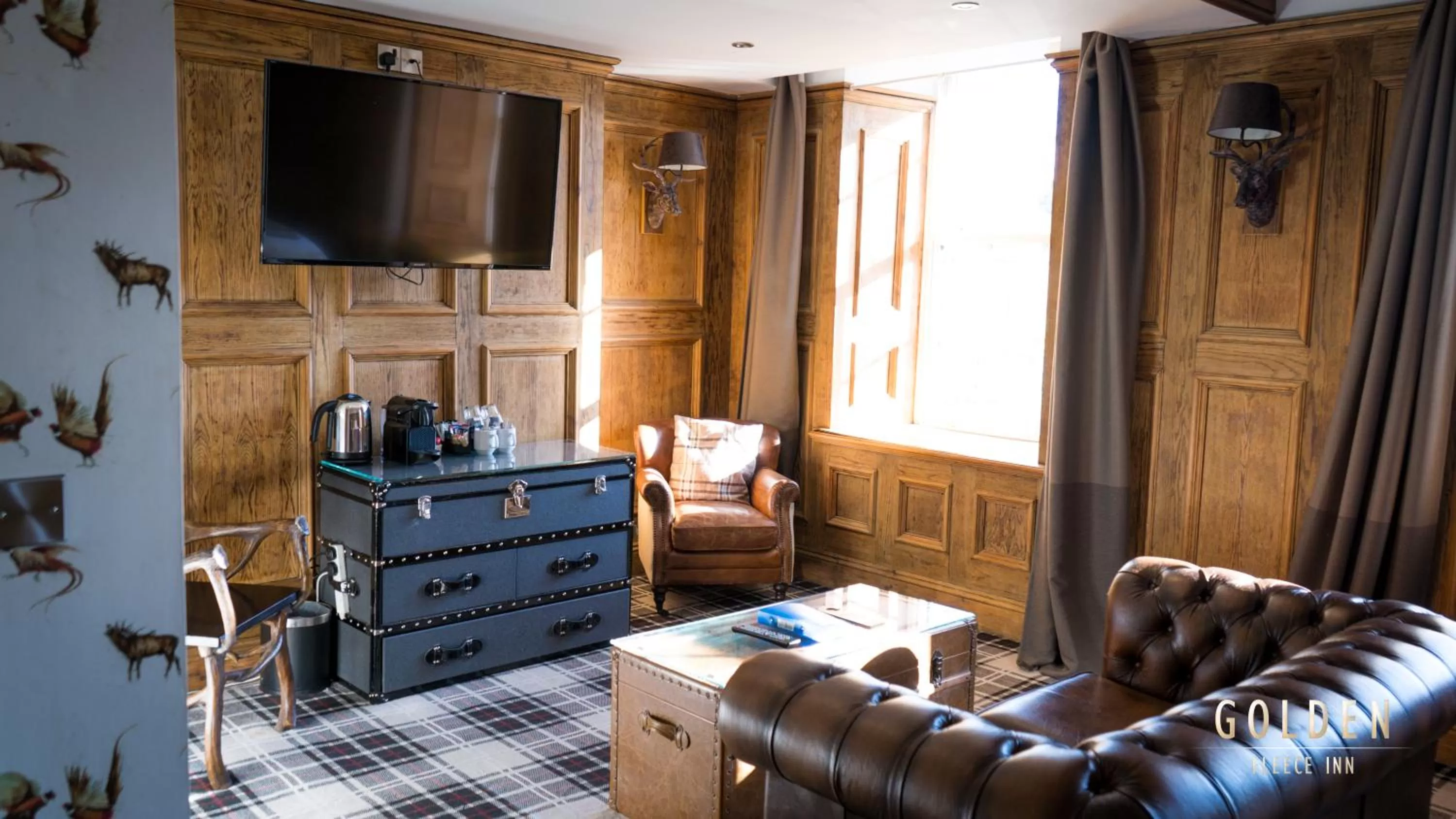 Seating area in The Golden Fleece Inn