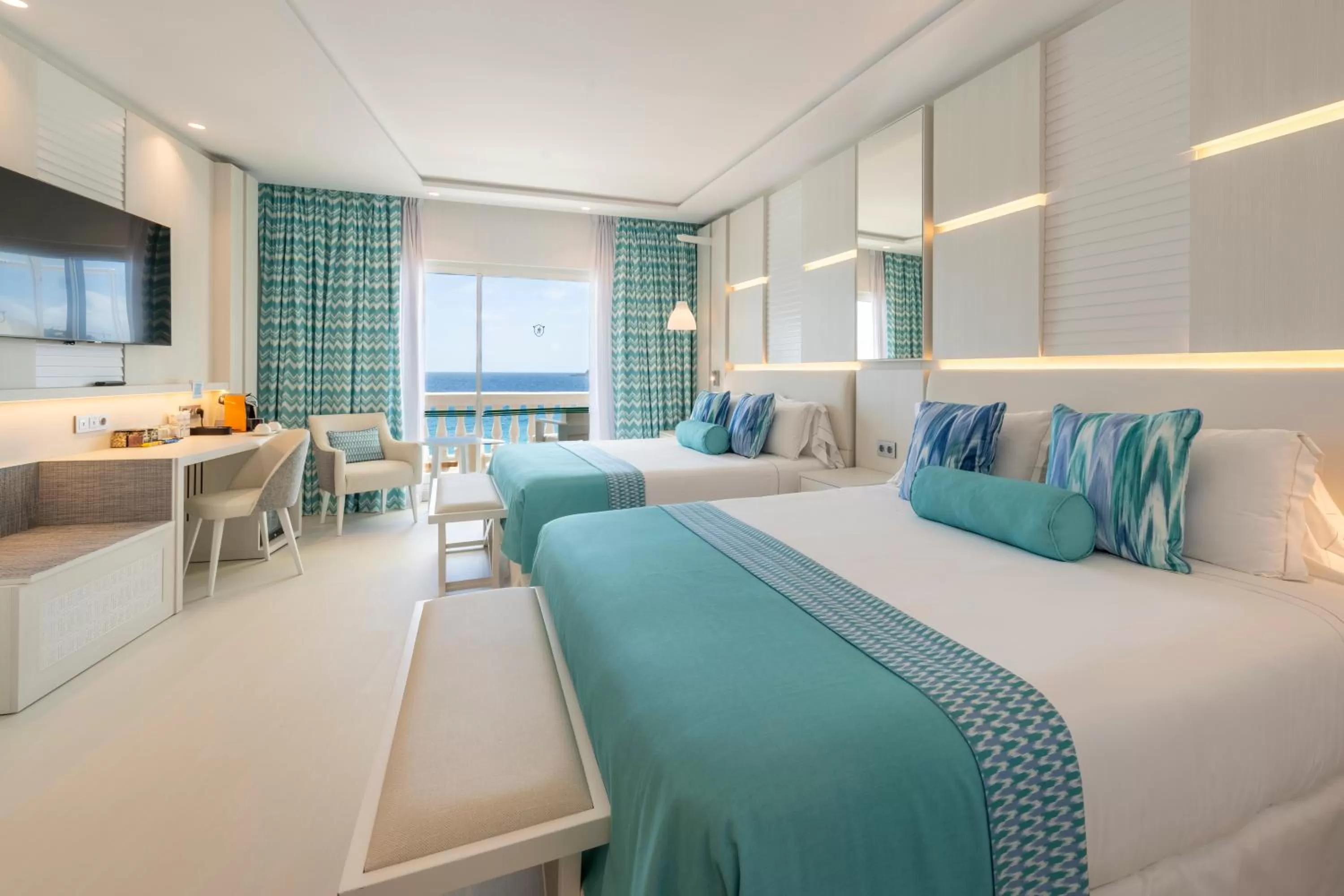 Bedroom, Bed in Nixe Palace