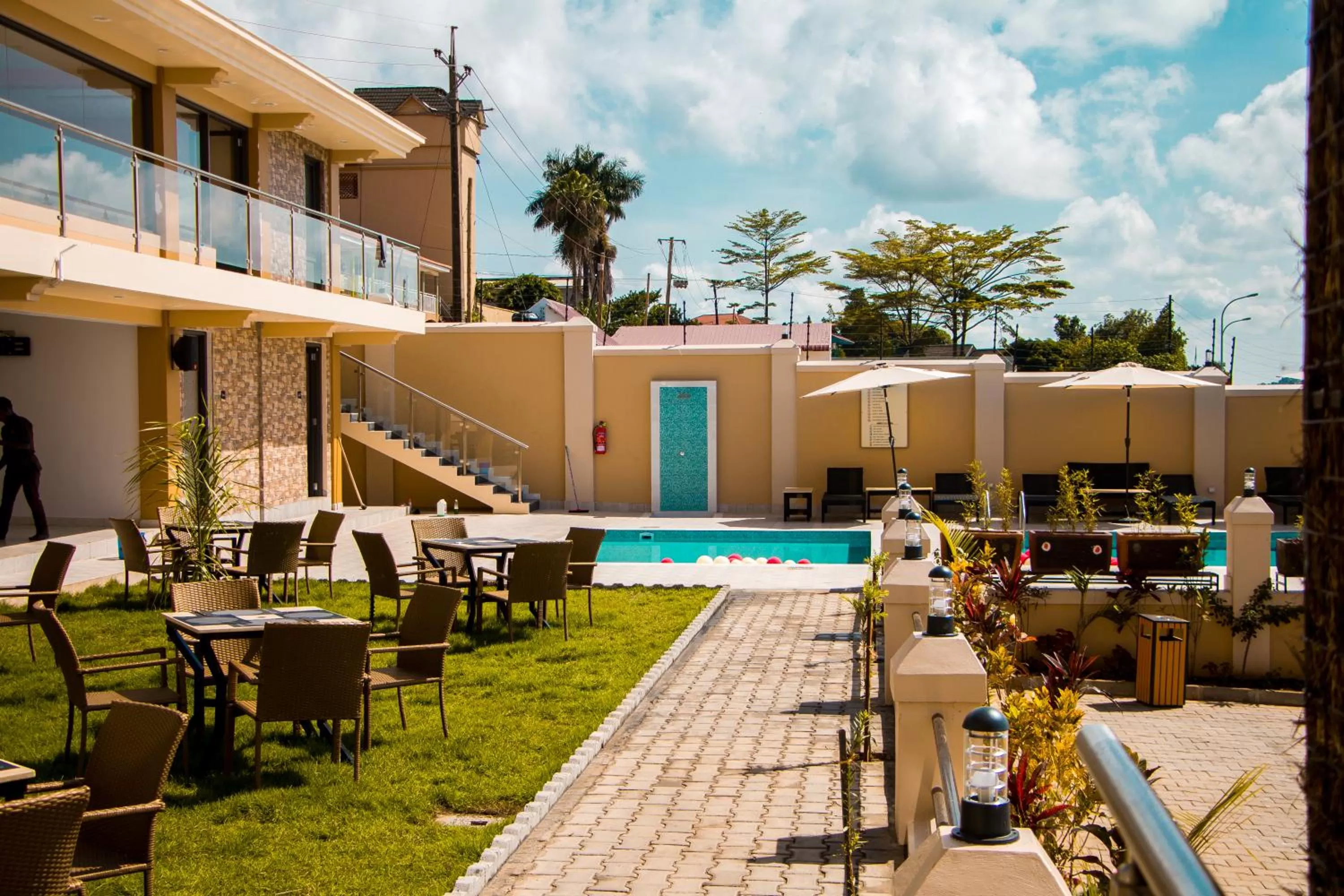 Swimming pool in Hotel Horizon Entebbe