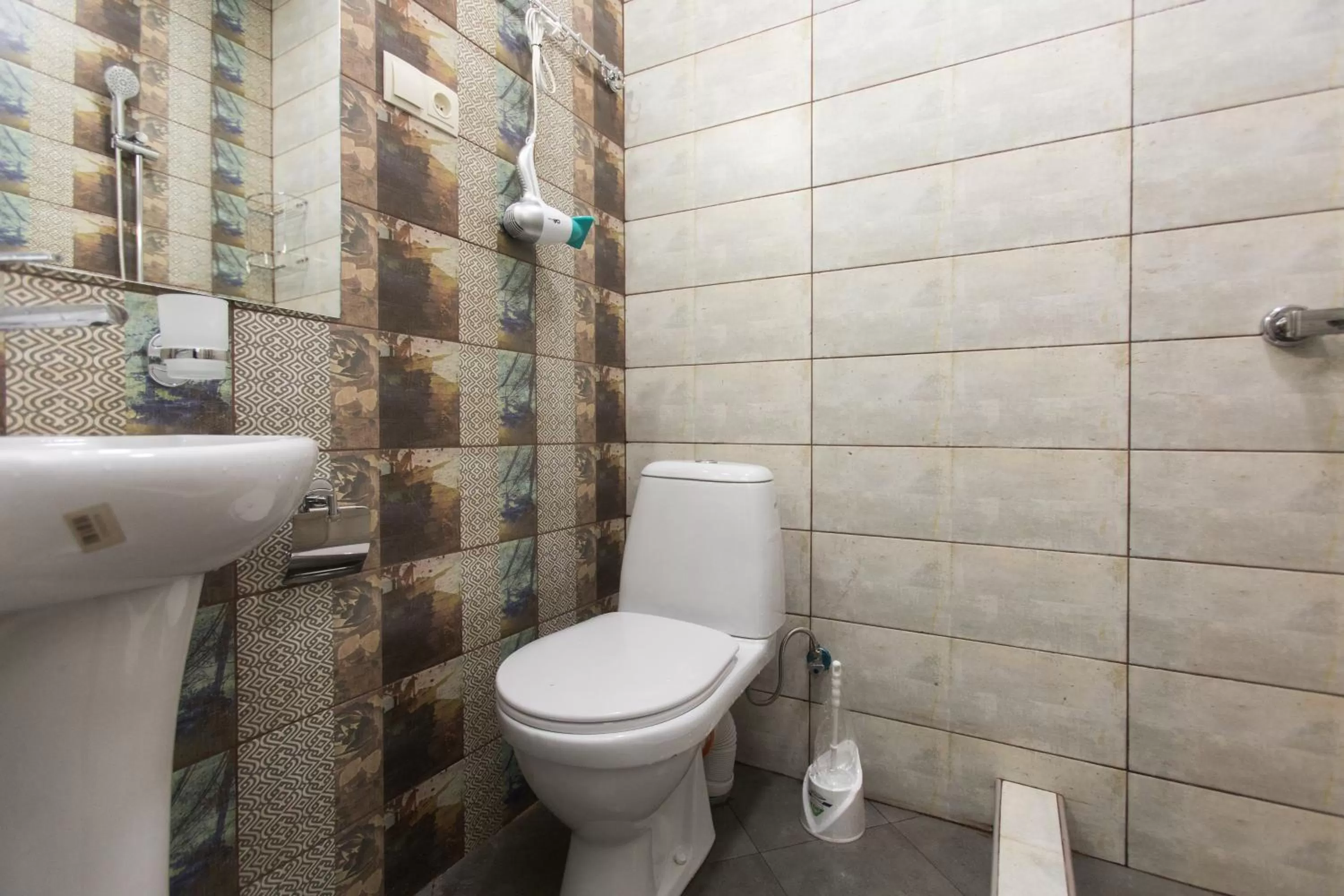 Shower, Bathroom in Grape House