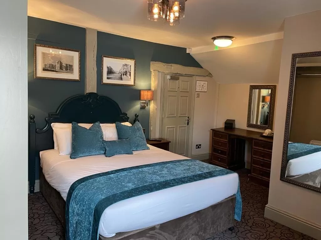 Bed in Punch House Monmouth