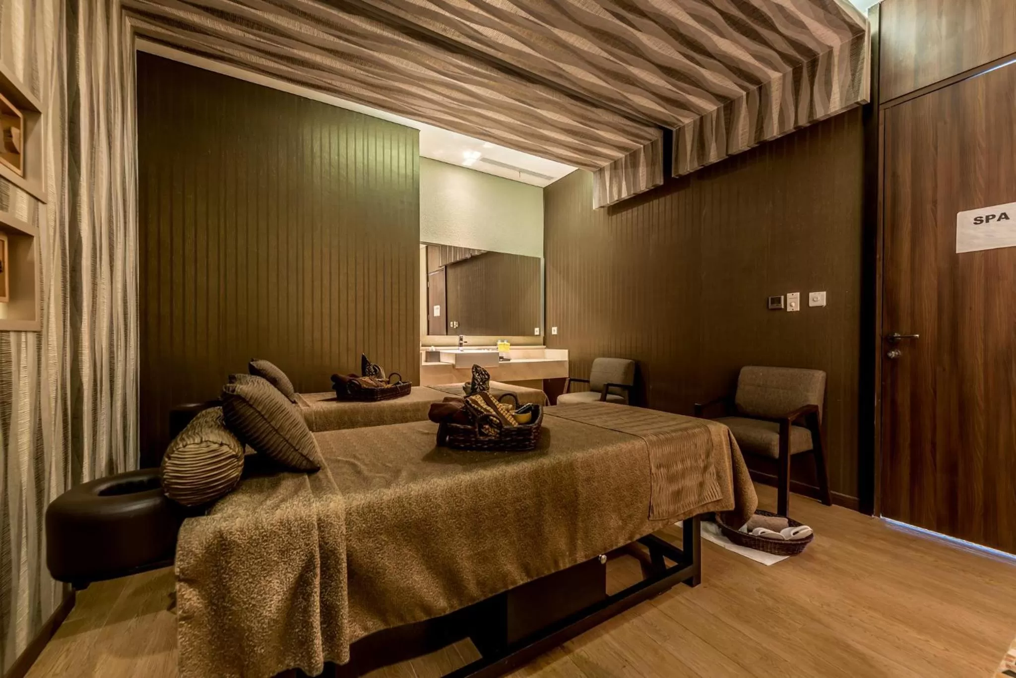 Spa and wellness centre/facilities, Bed in Holiday Inn Cikarang Jababeka by IHG