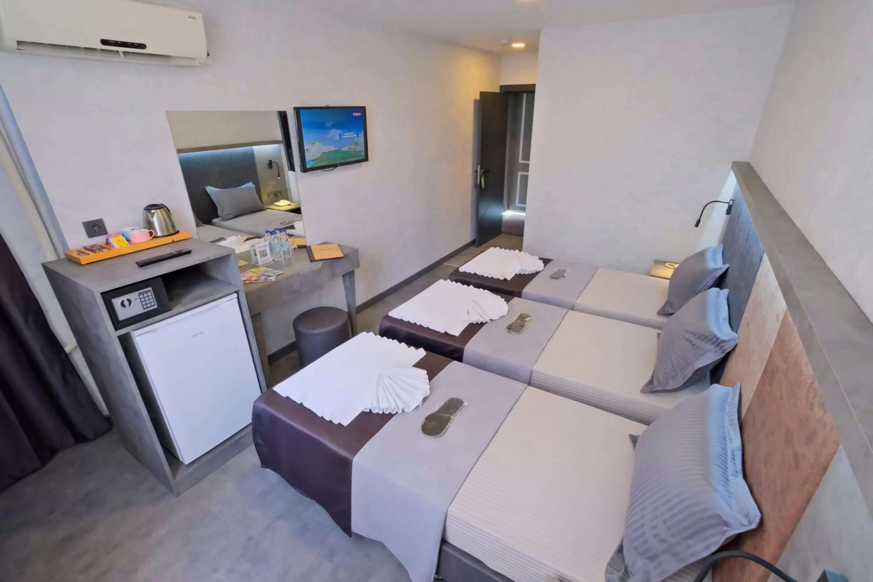 Bed in The Queen Hotel