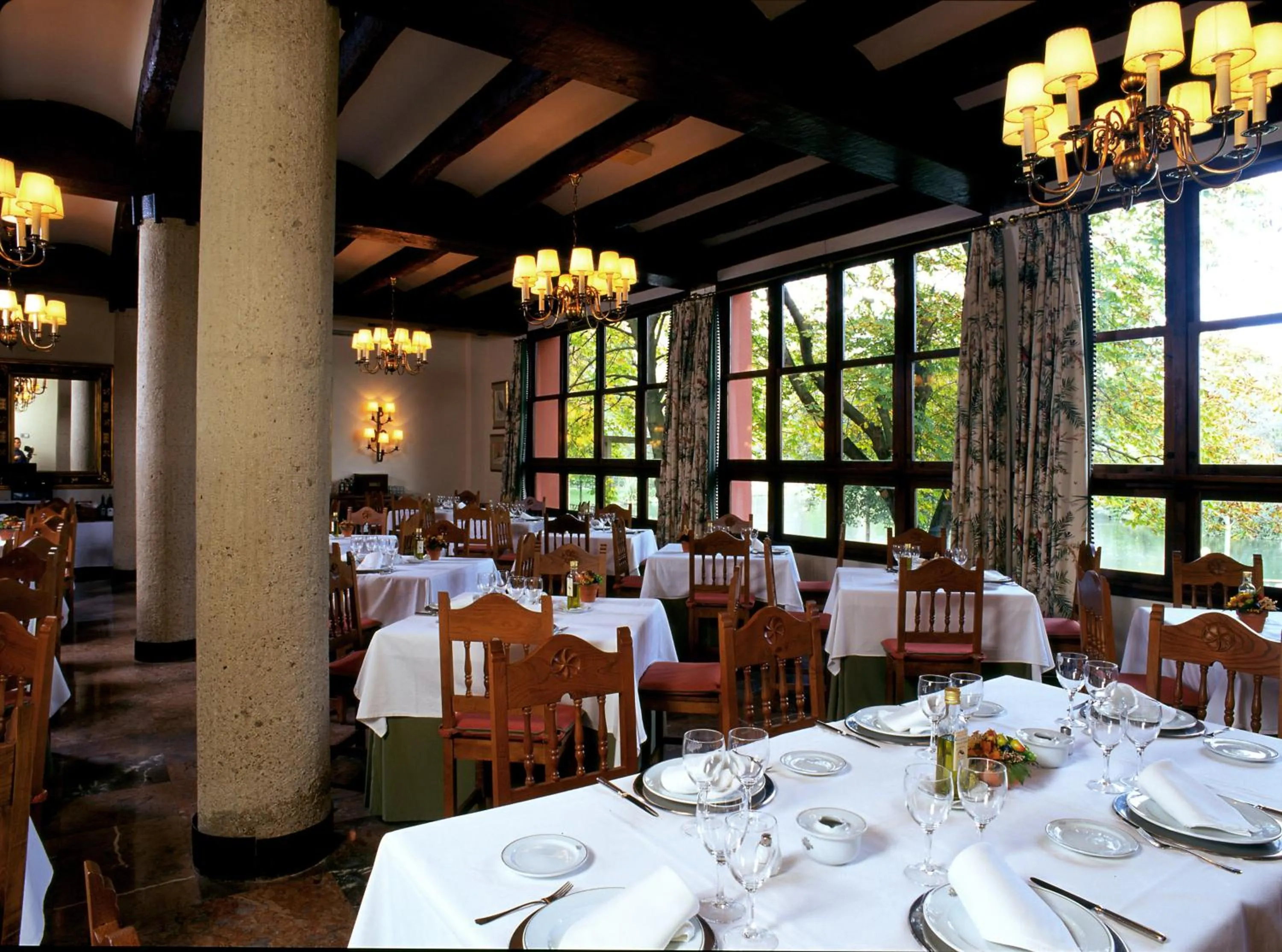 Restaurant/places to eat in Parador de Gijón