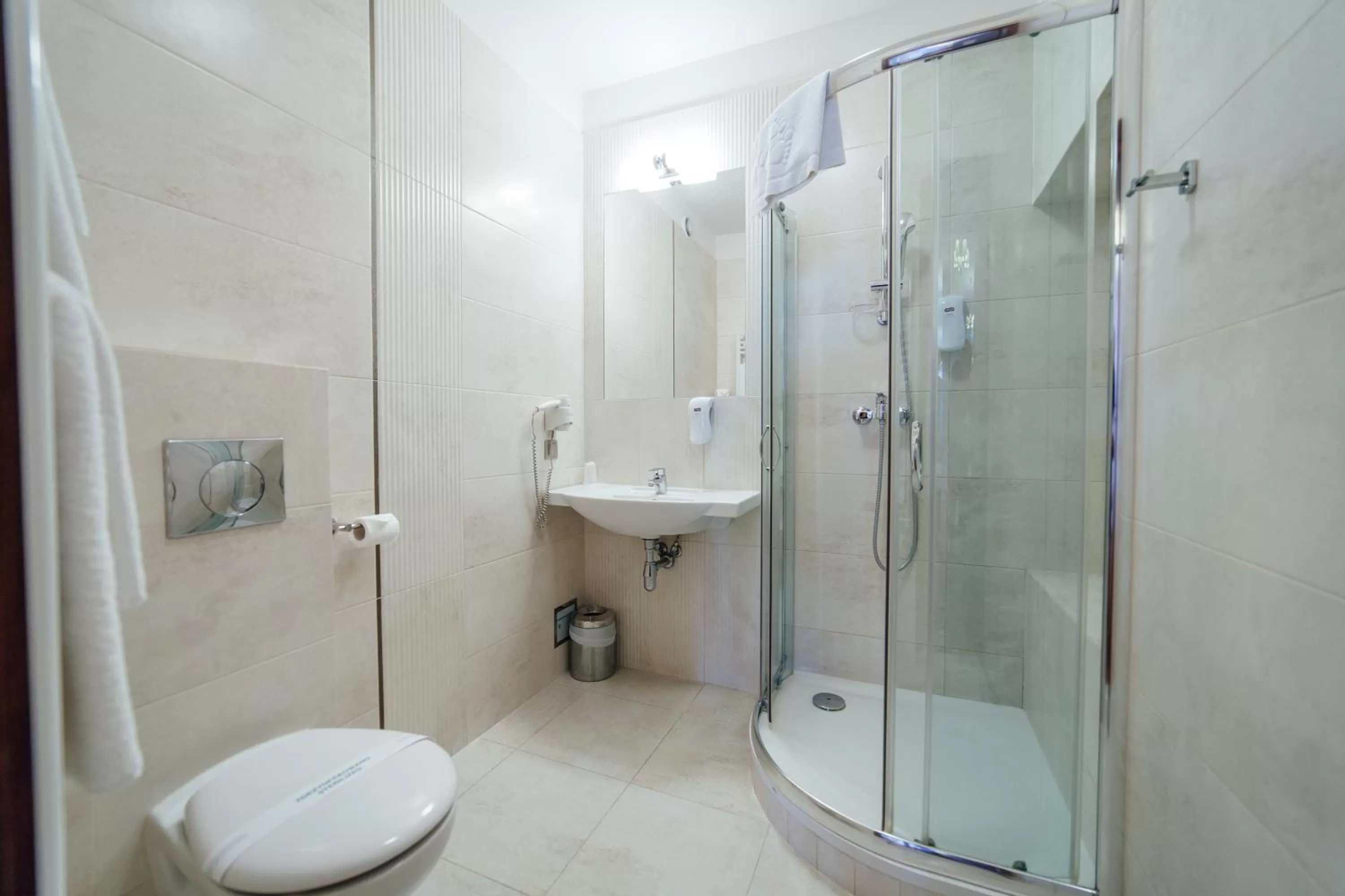 Bathroom in Hotel Rezydent