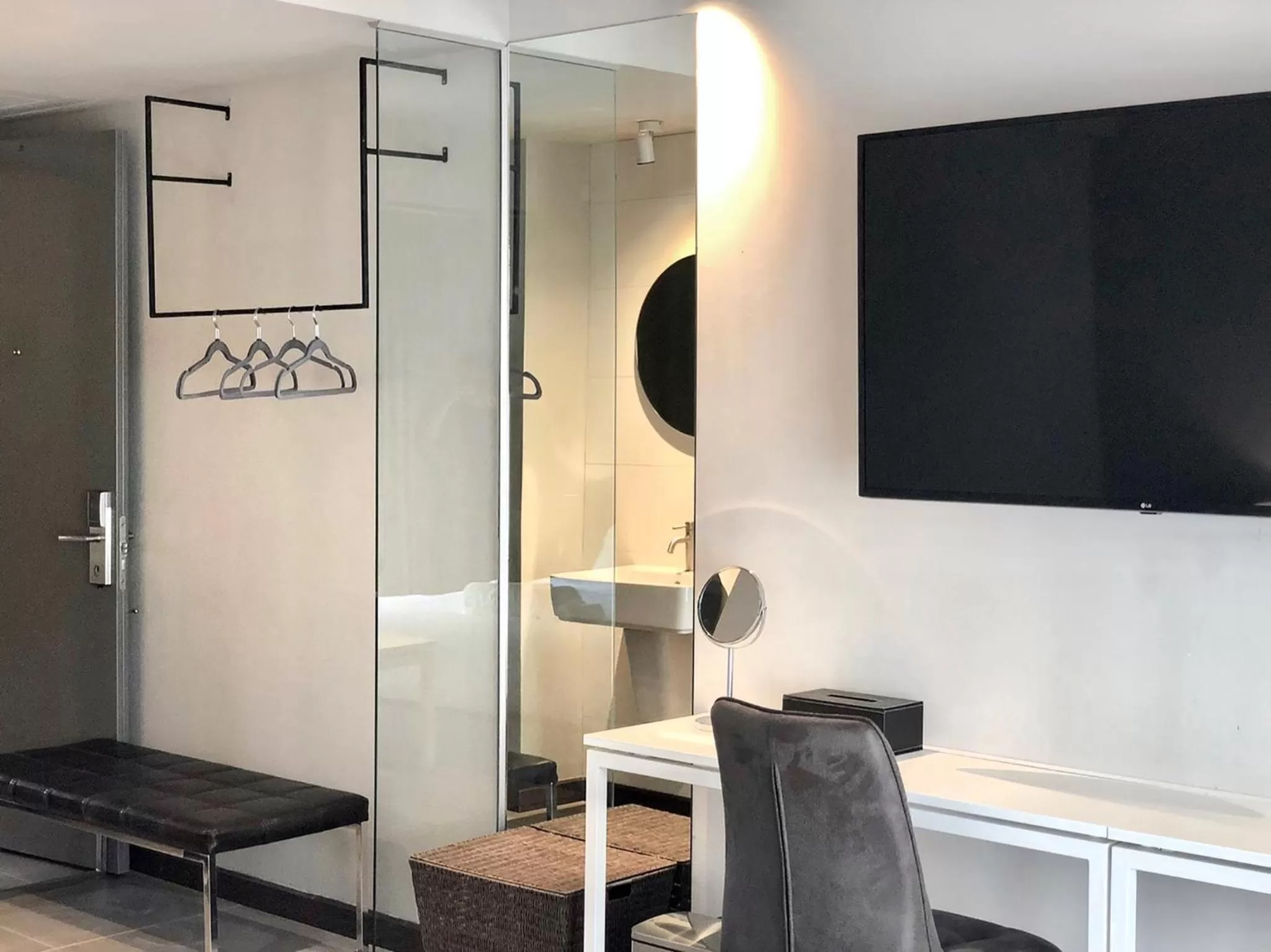 Seating area in POR Daowadung NO PARKING