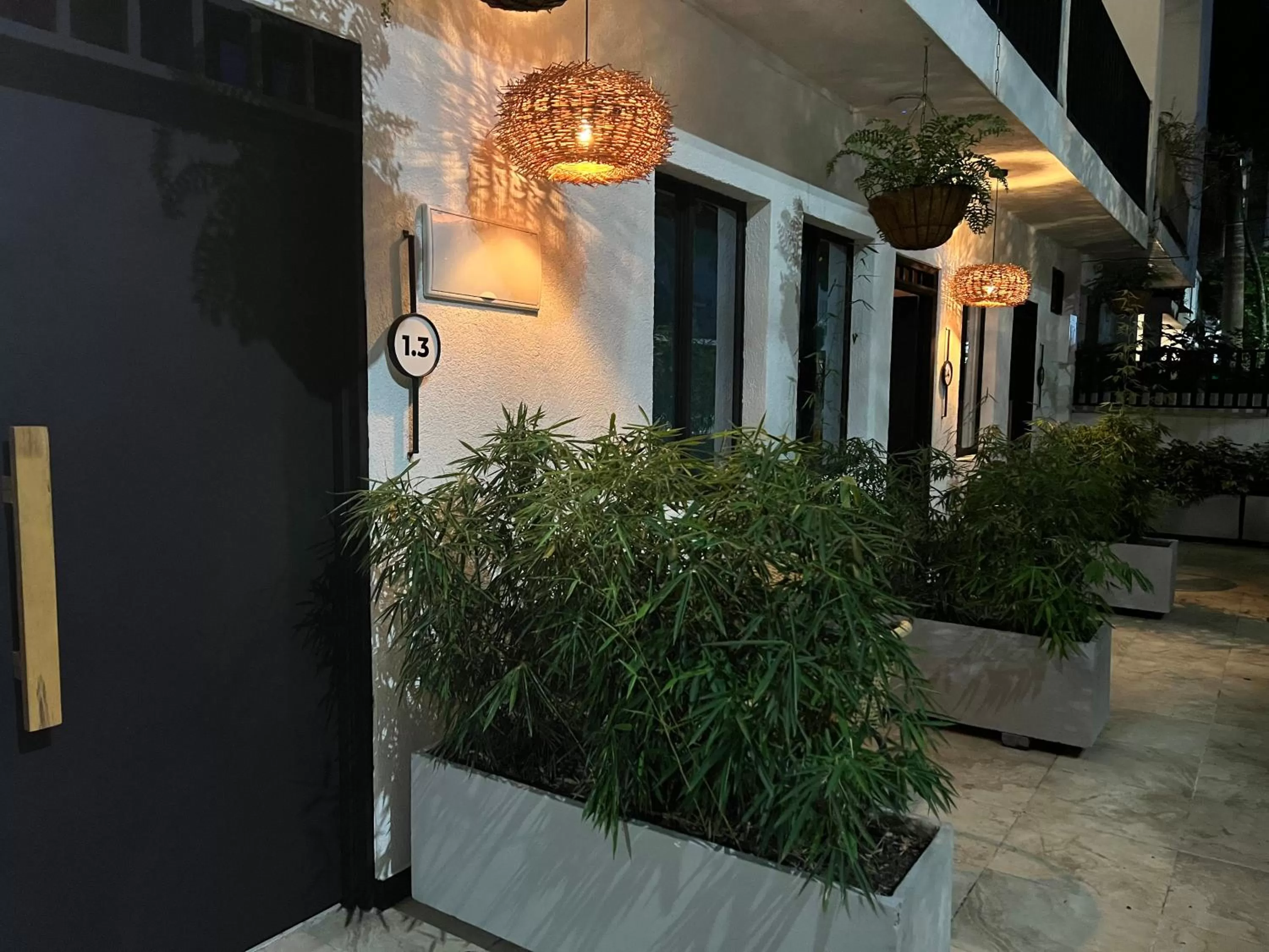 Night in HOTEL 9.5 SAN FERNANDO