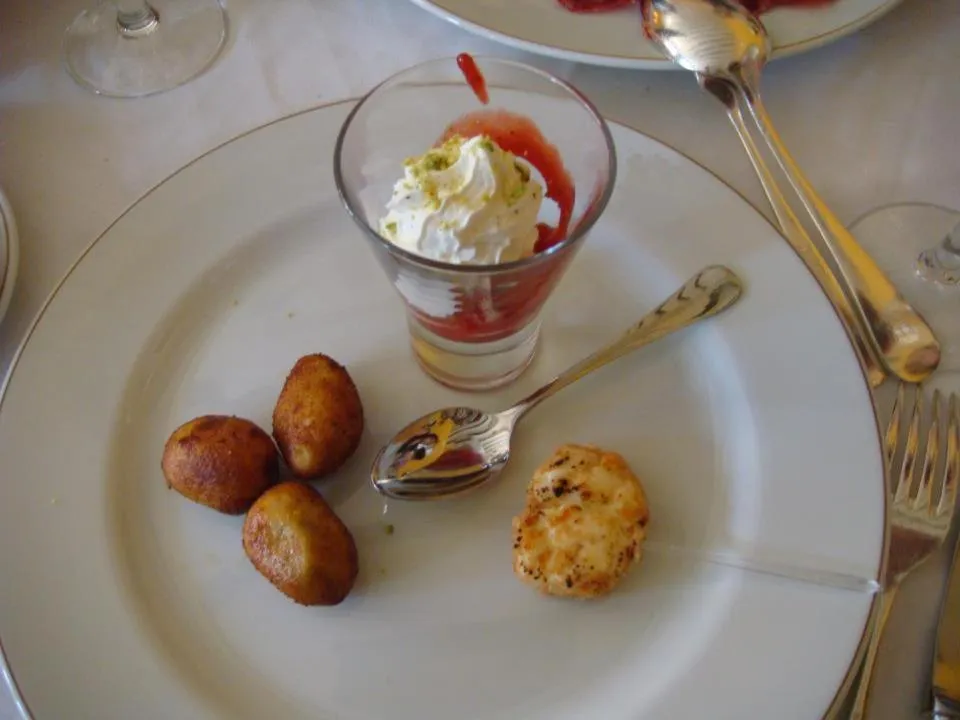 Food in Hotel Victoria