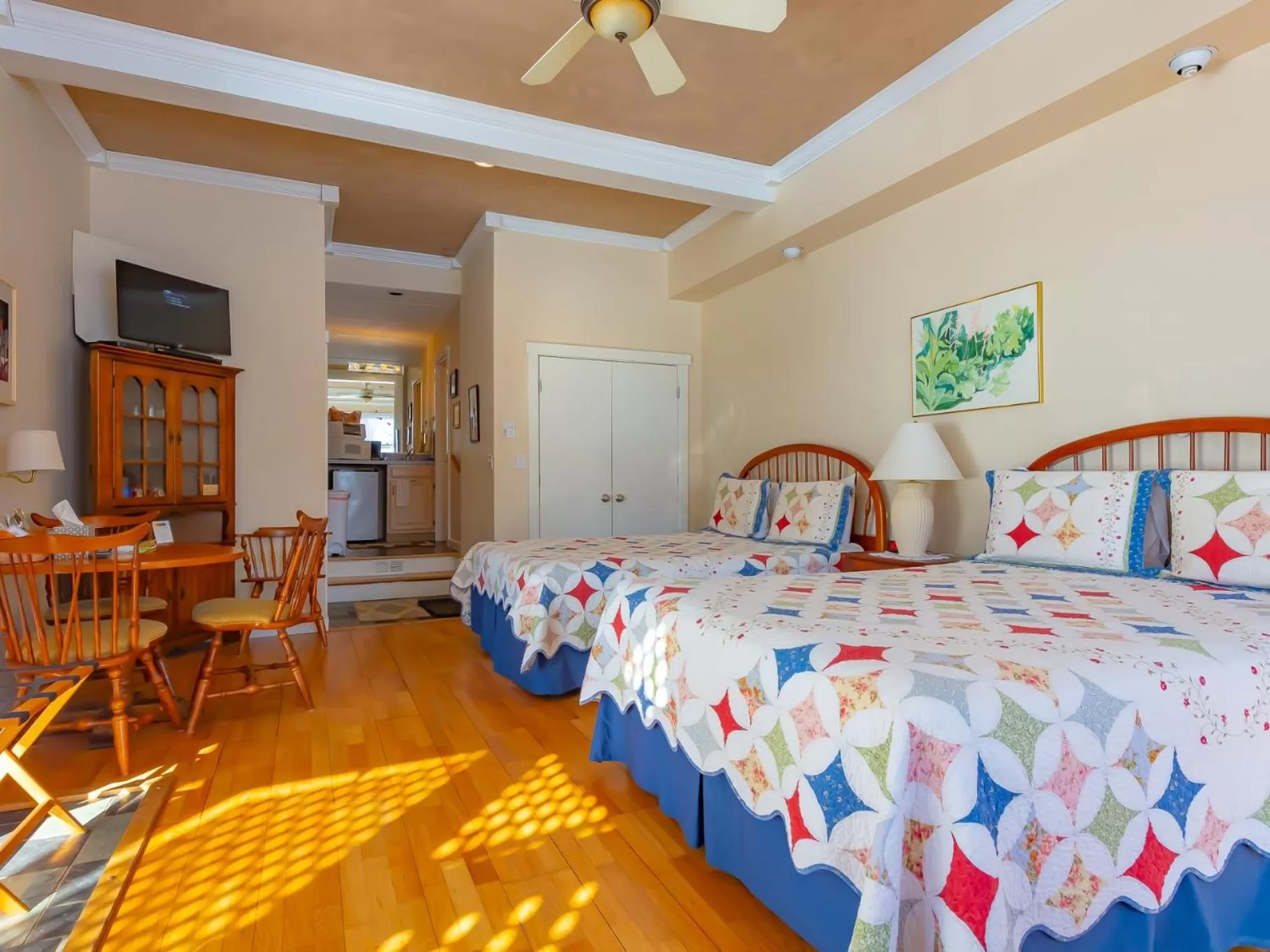 Bedroom, Bed in Shaker Mill Inn