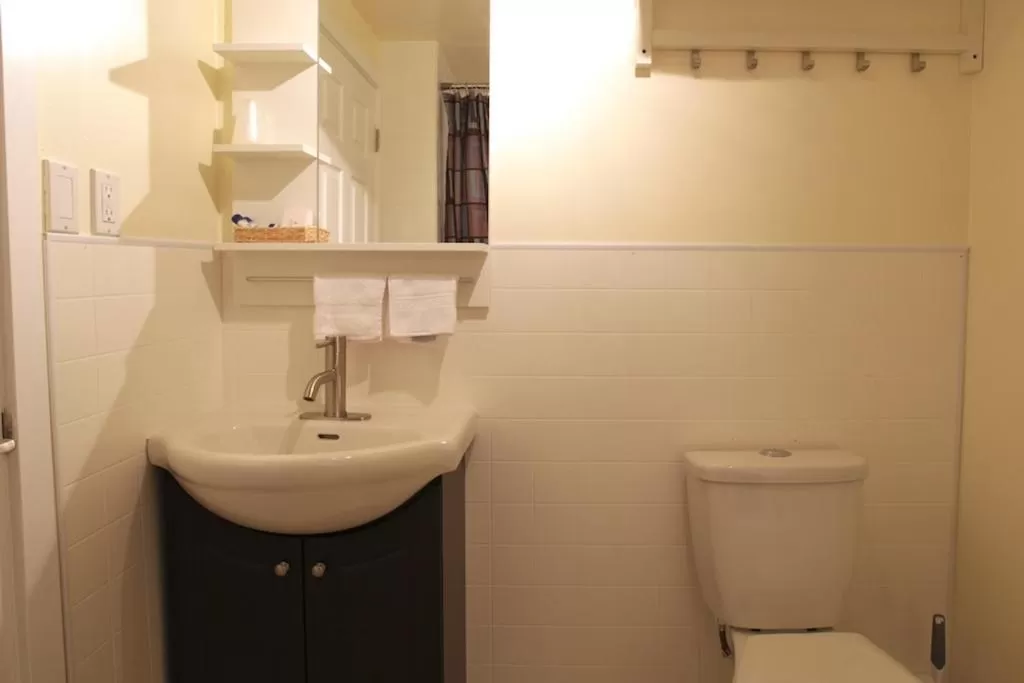 Bathroom in Cherry Tree Inn