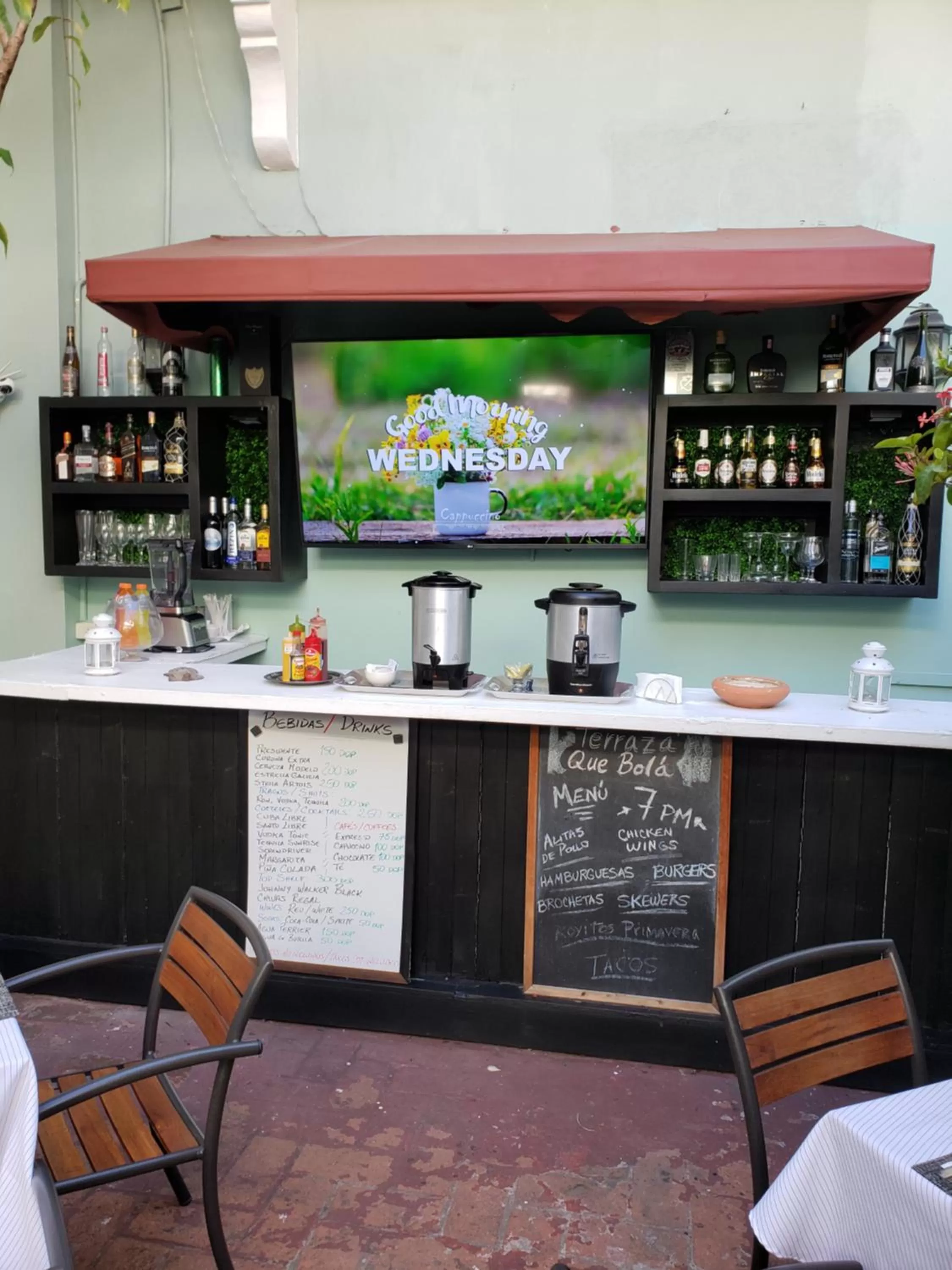 Coffee/tea facilities in Hotel Class Colonial