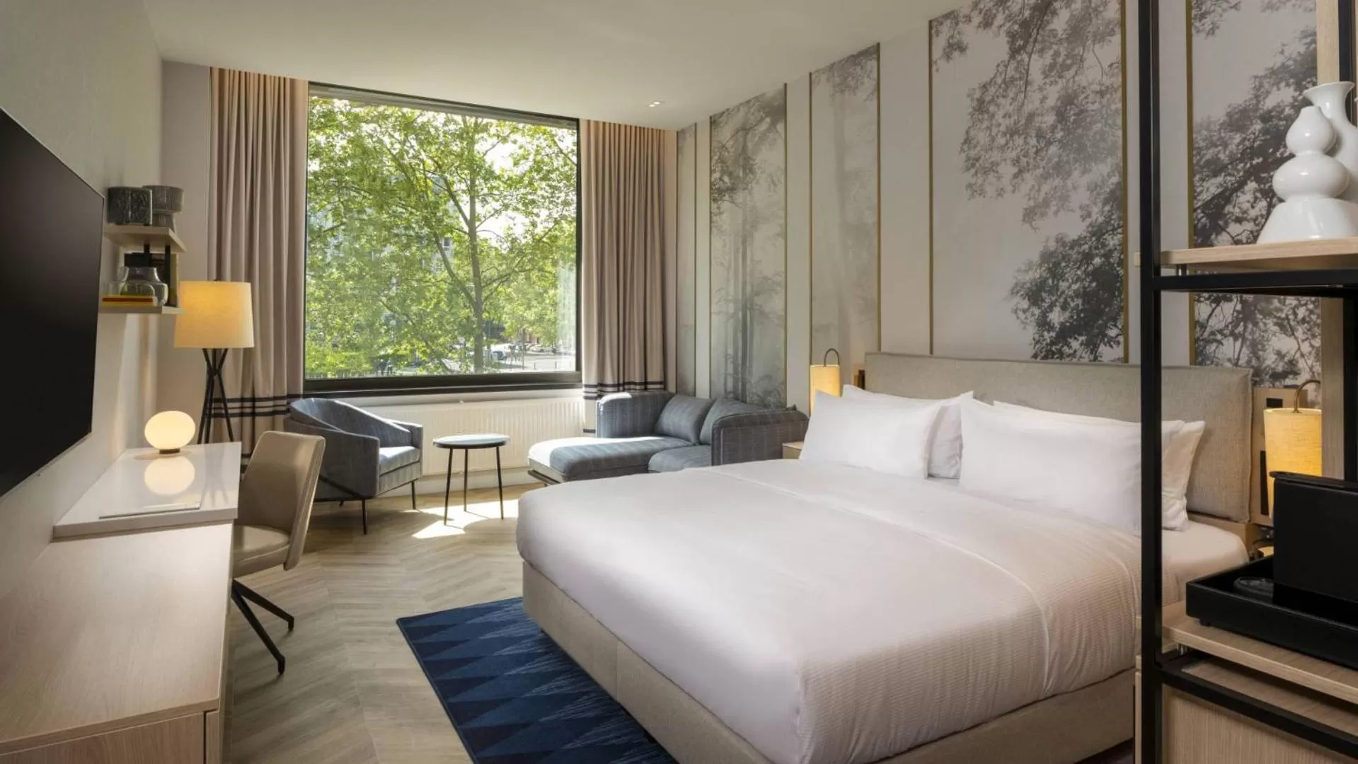 Bed in DoubleTree by Hilton Berlin Ku'damm