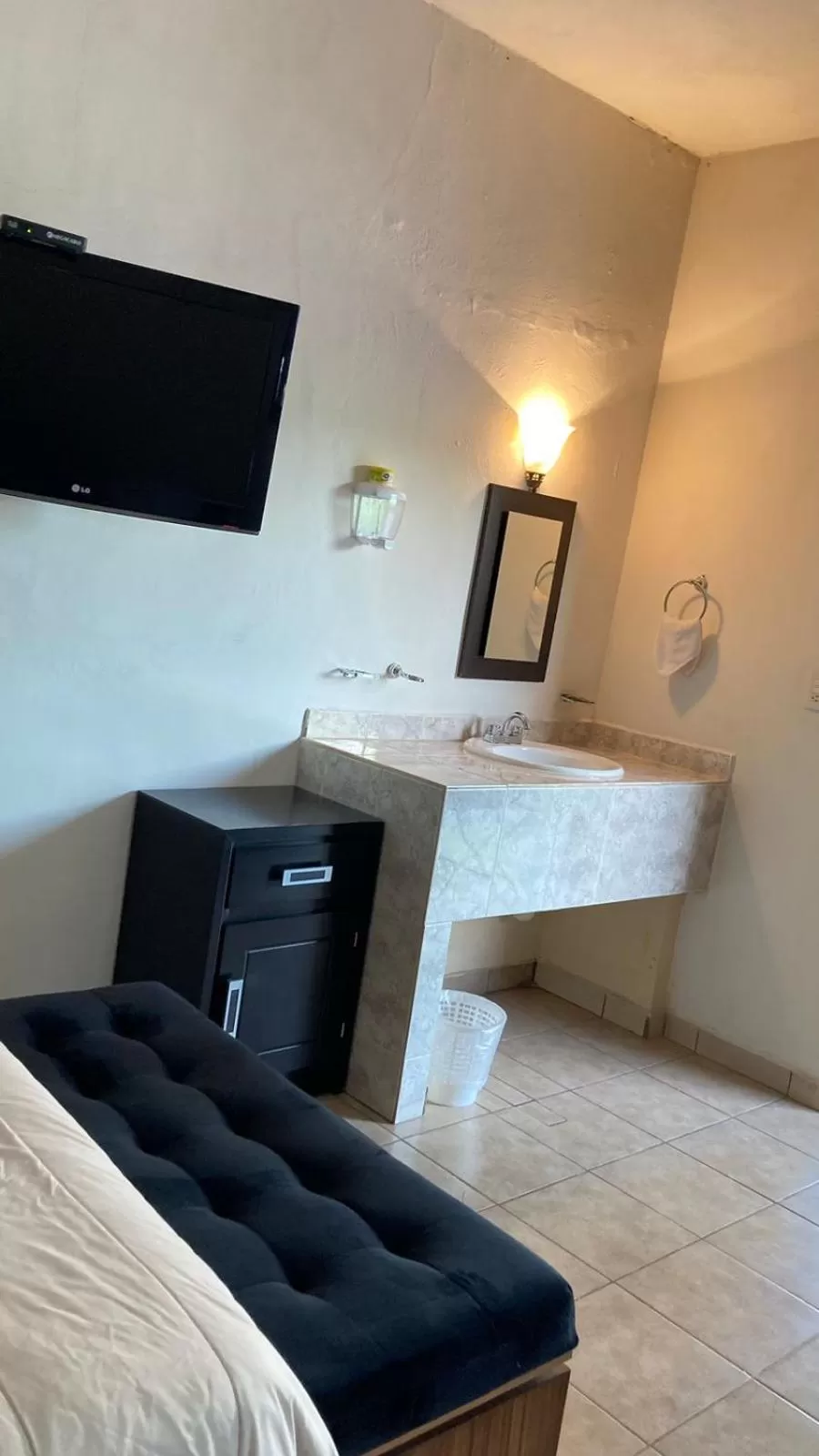 Bed in Mansion Serrano Hotel