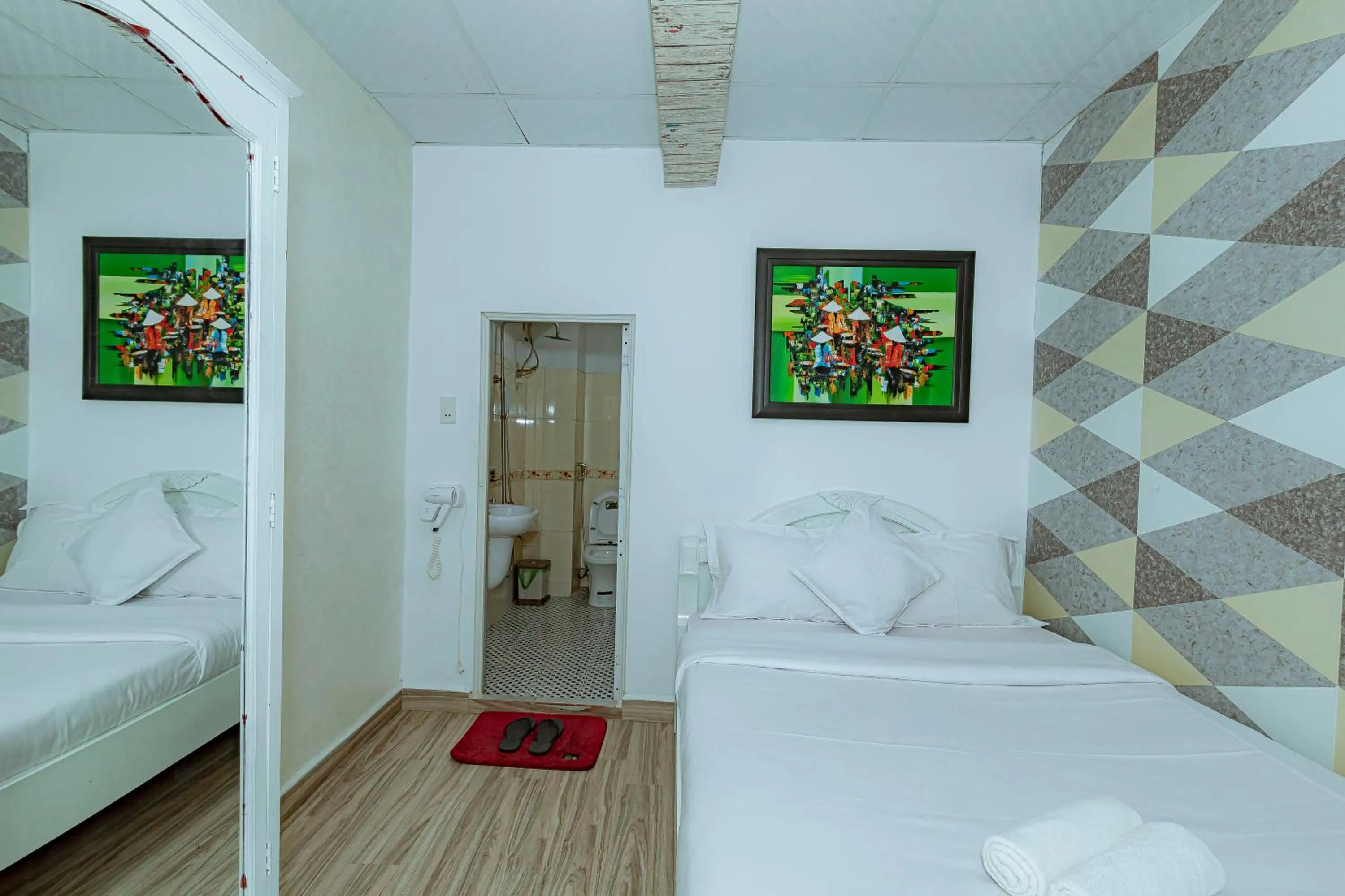 Ken's Backpackers Hotel