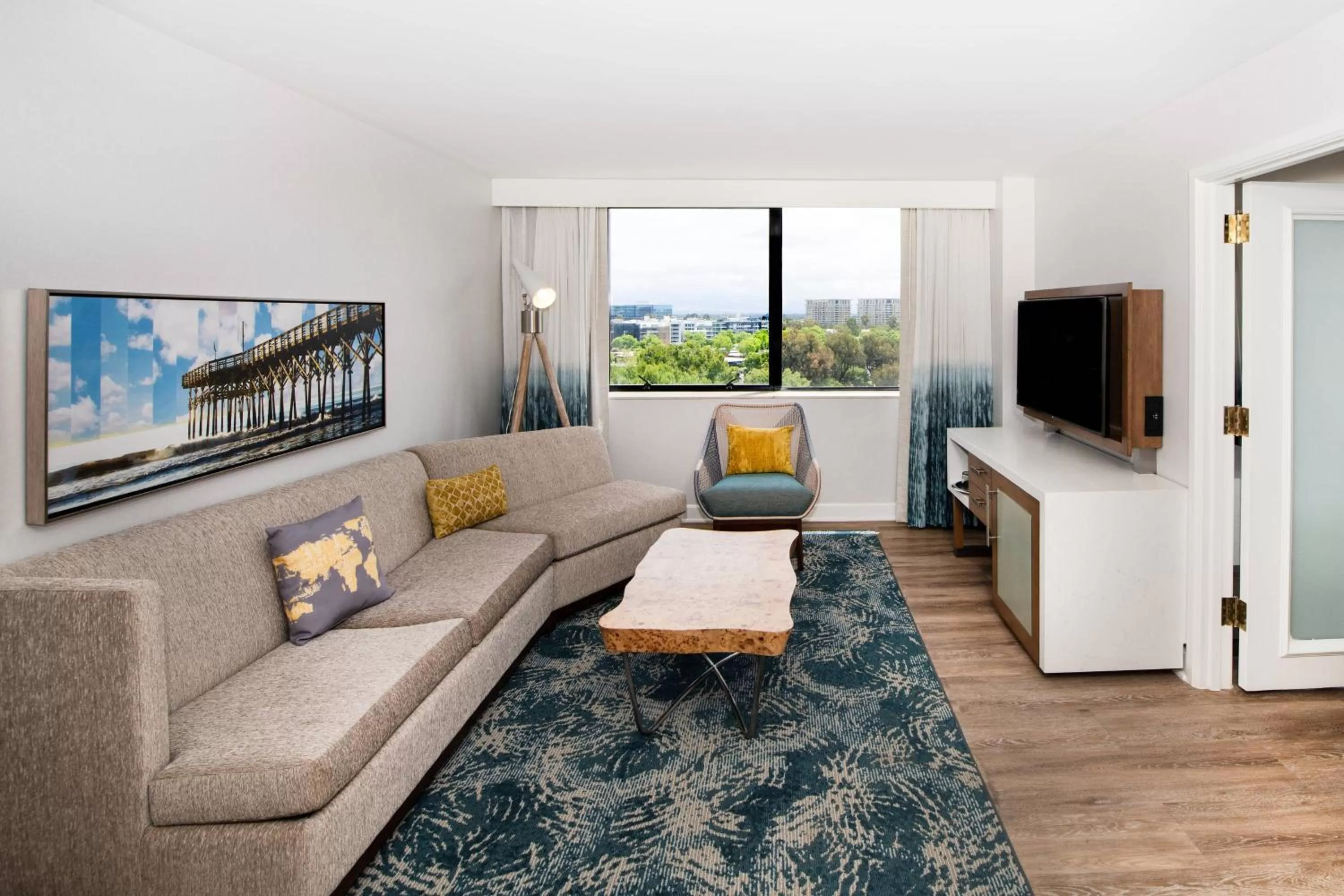 Living room in Renaissance Newport Beach Hotel