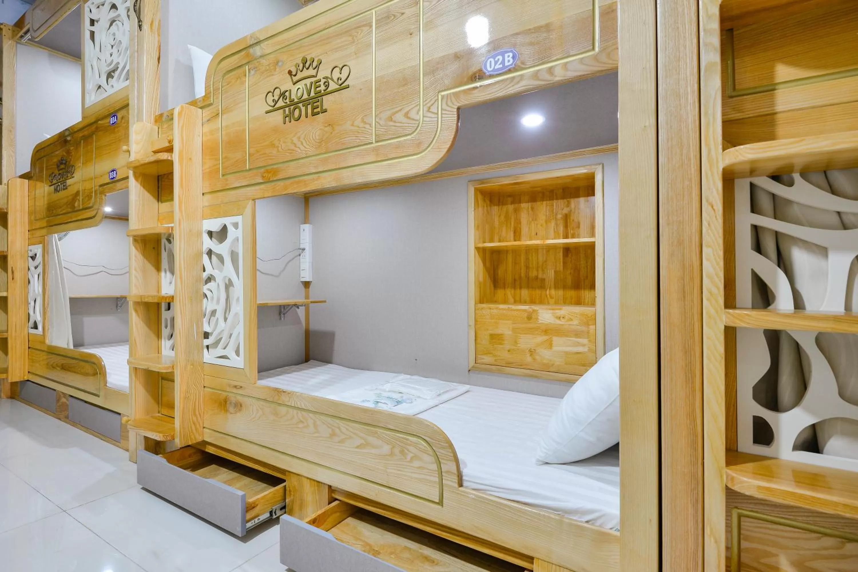 Bunk Bed in Love Hotel Airport